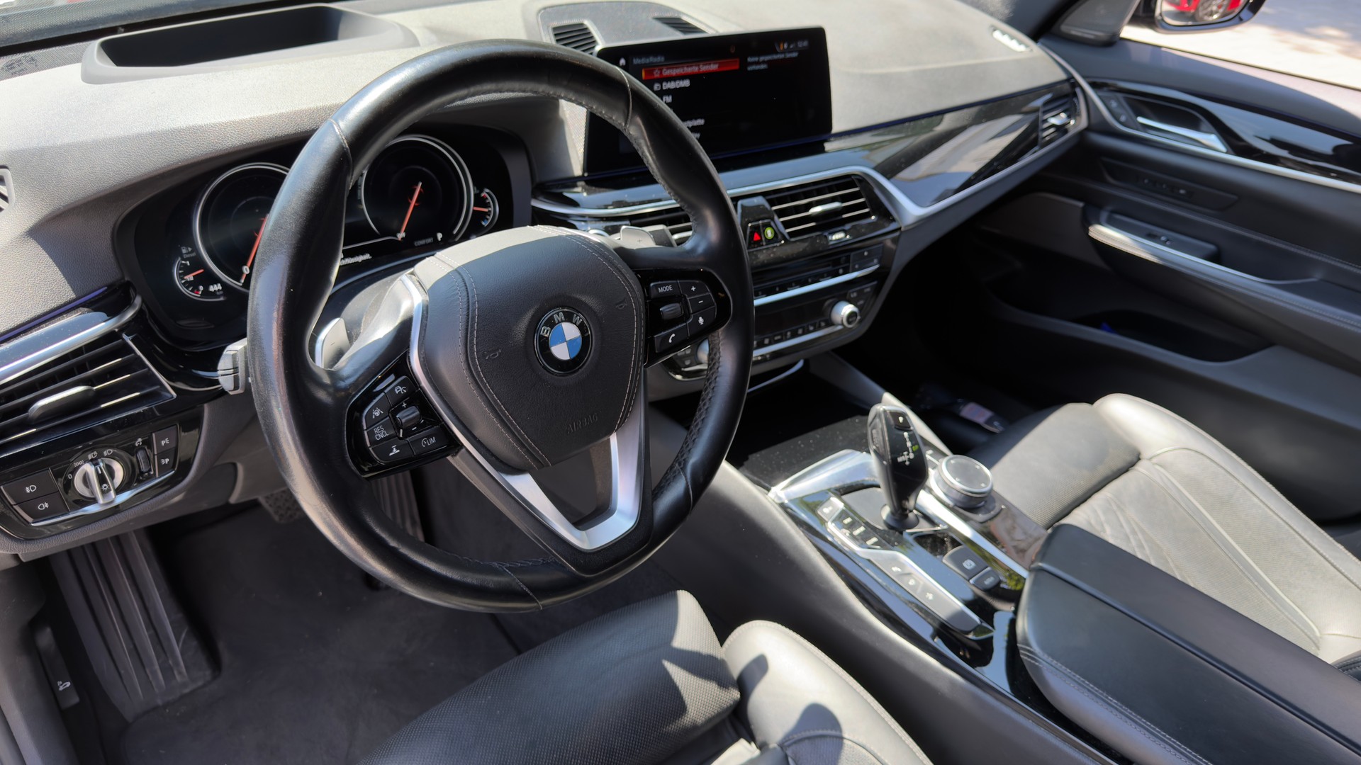BMW 630d GT xDrive Sport Line Steptronic-image-9