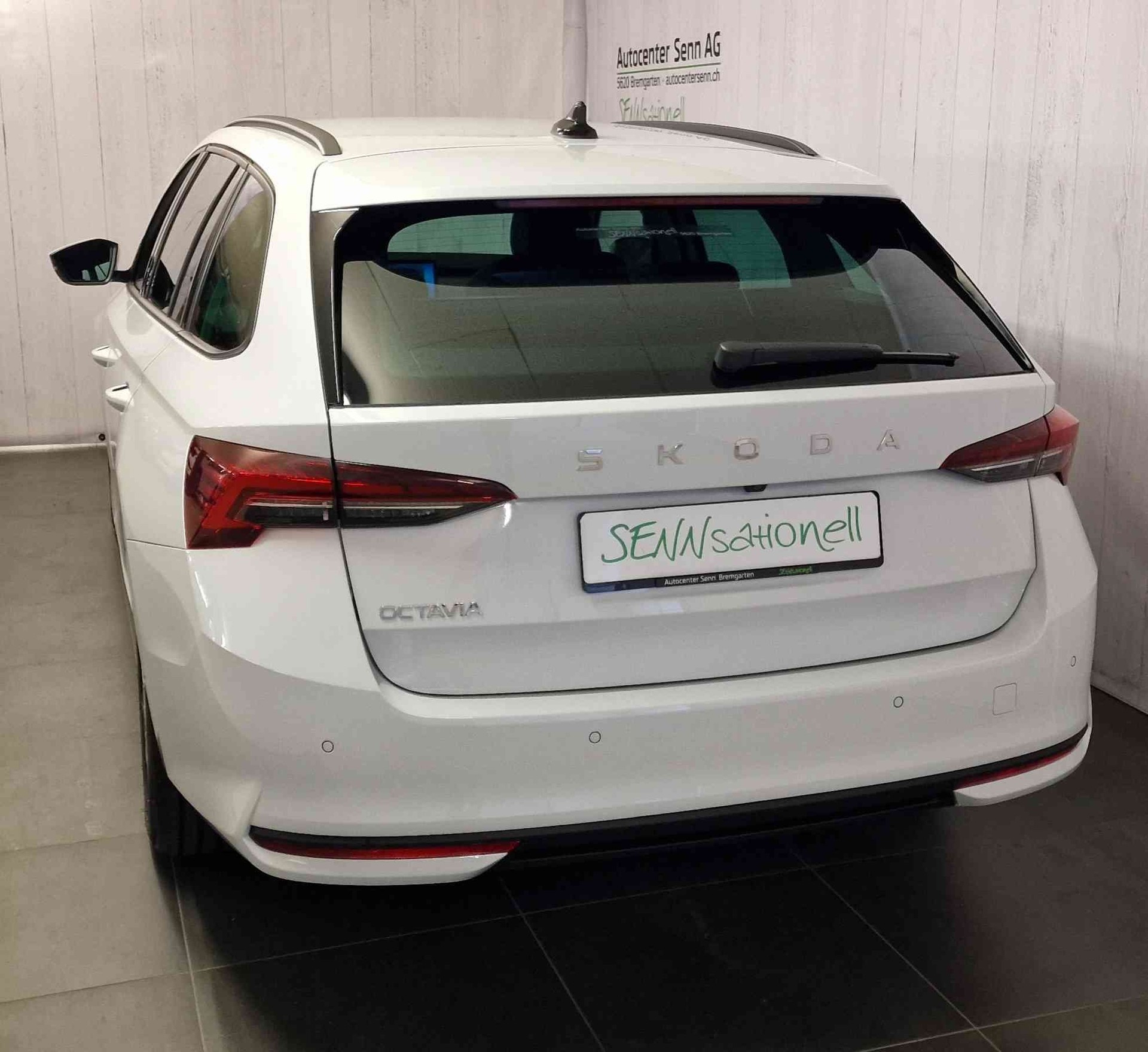 SKODA Octavia Combi 2.0 TDI DSG Selection-image-20