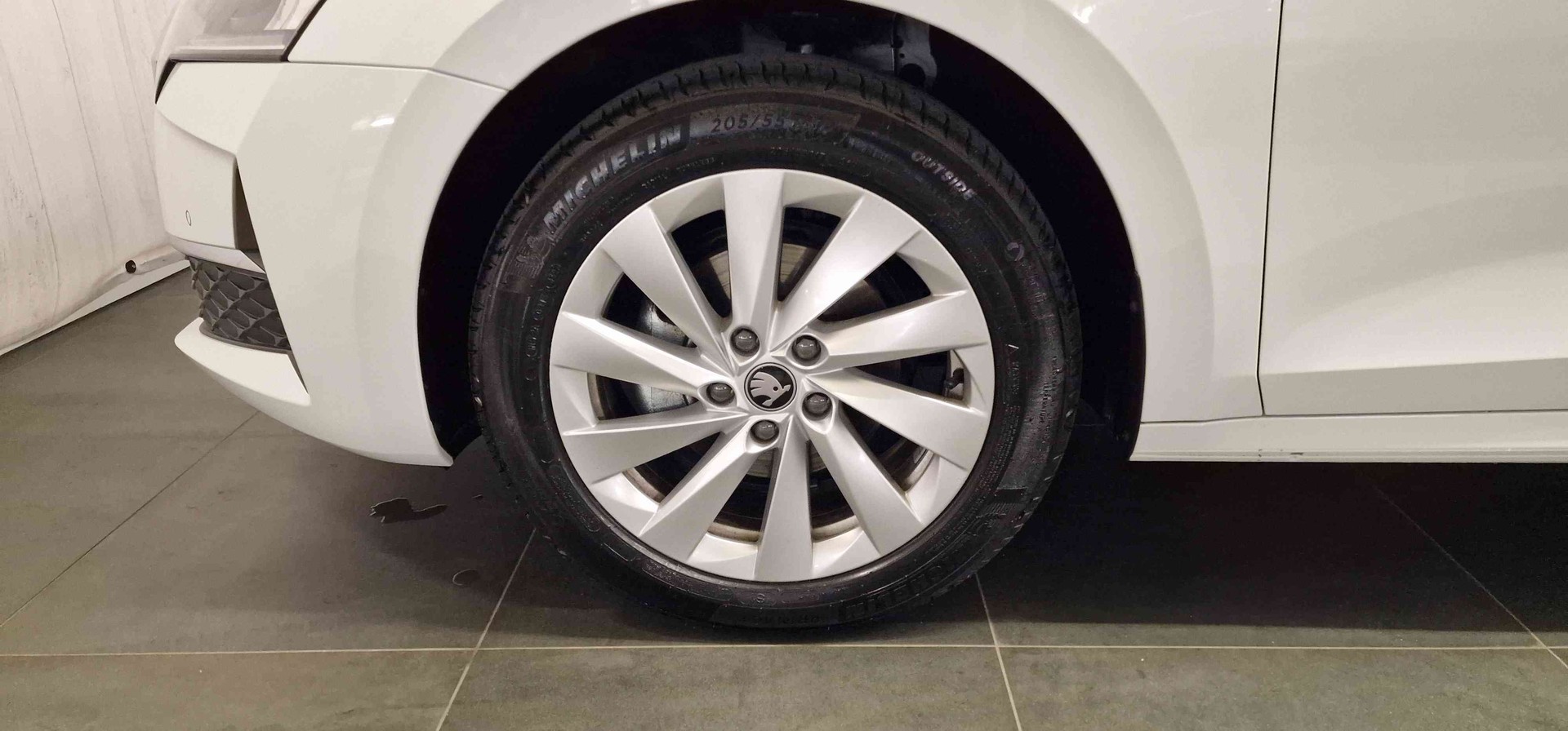 SKODA Octavia Combi 2.0 TDI DSG Selection-showroom-element-3
