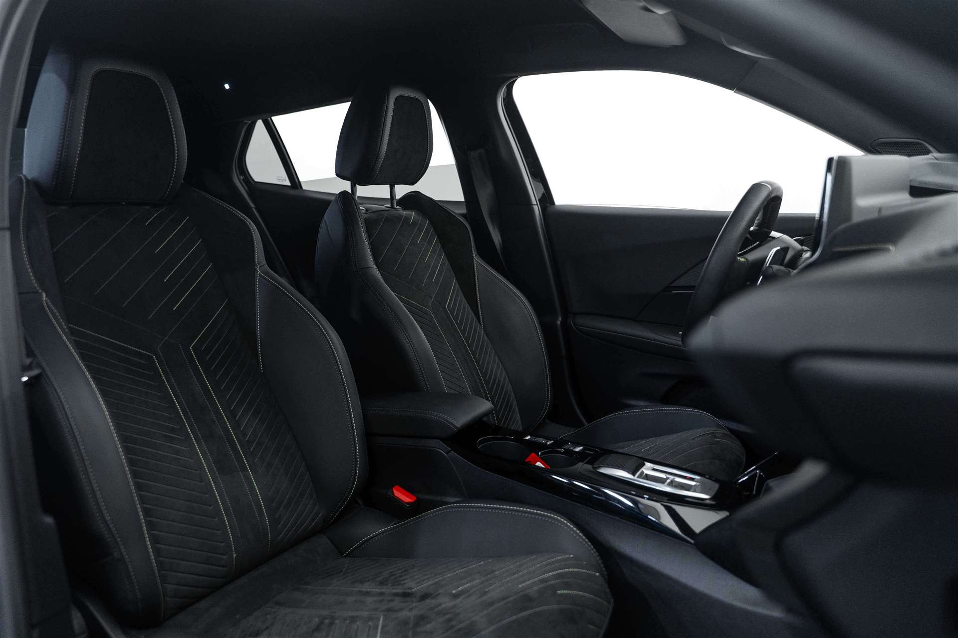PEUGEOT 2008 1.2 PureTech GT Automat-image-11