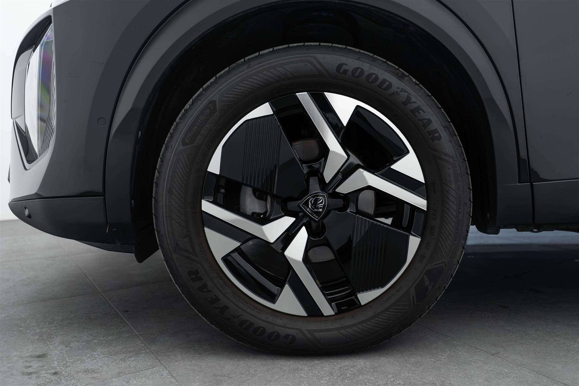 PEUGEOT 2008 1.2 PureTech GT Automat-image-5