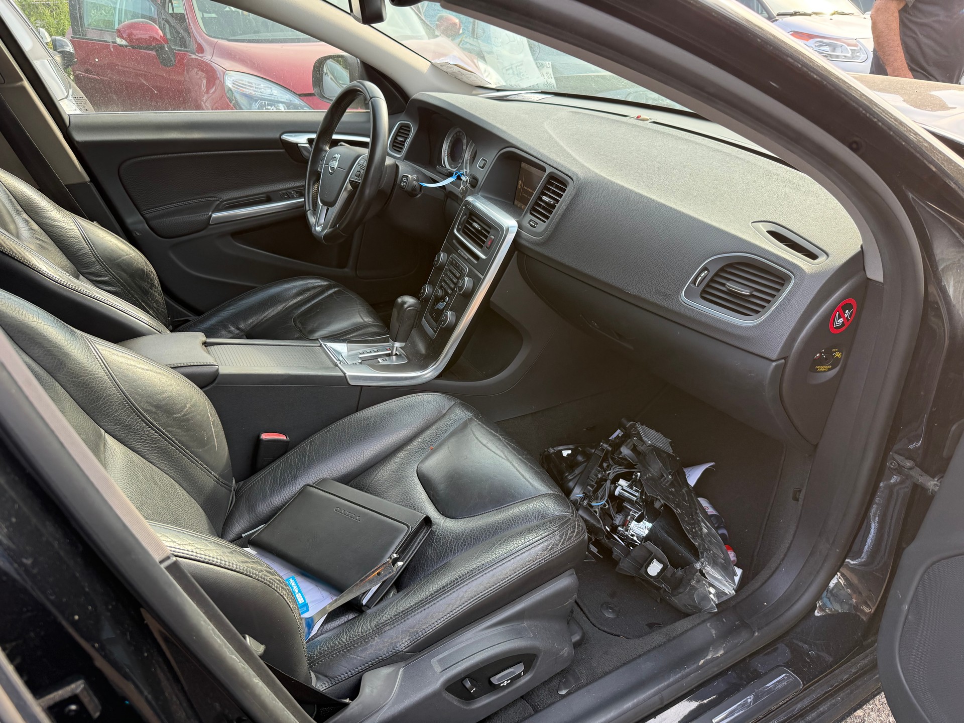 VOLVO V60 D3 Momentum Geartronic-image-7