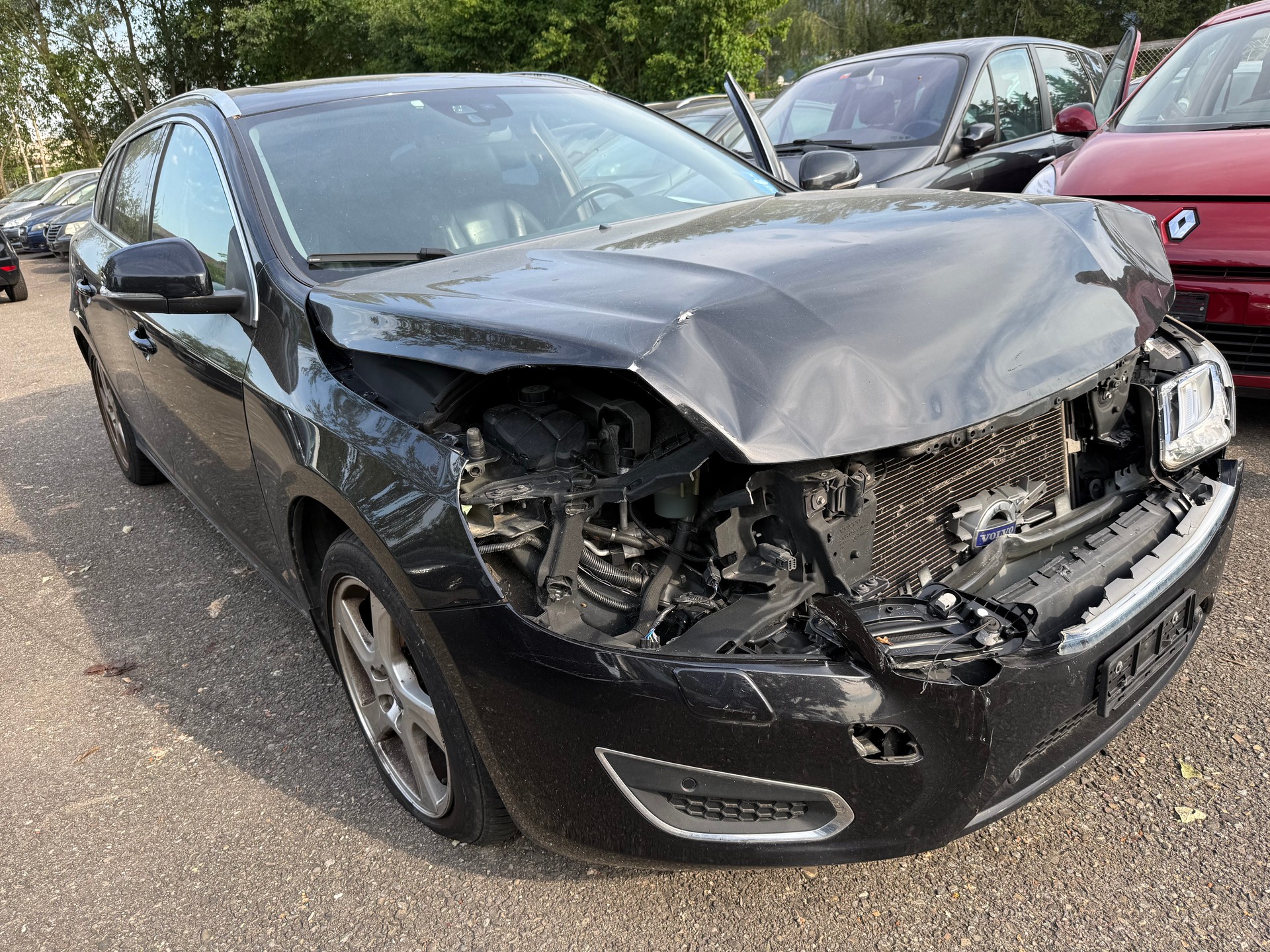 VOLVO V60 D3 Momentum Geartronic-image-0