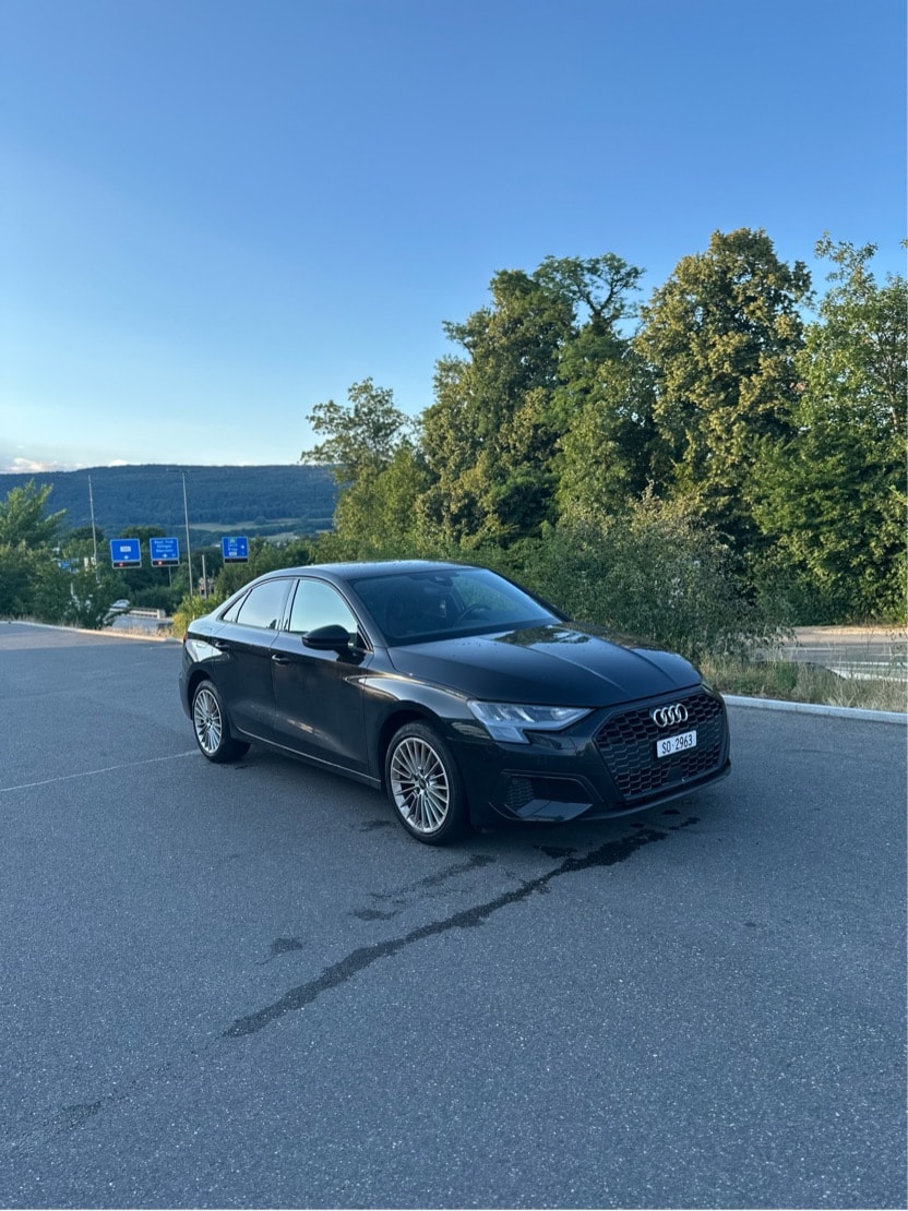 AUDI A3 Advanced Line Limousine Hatchback-image-1