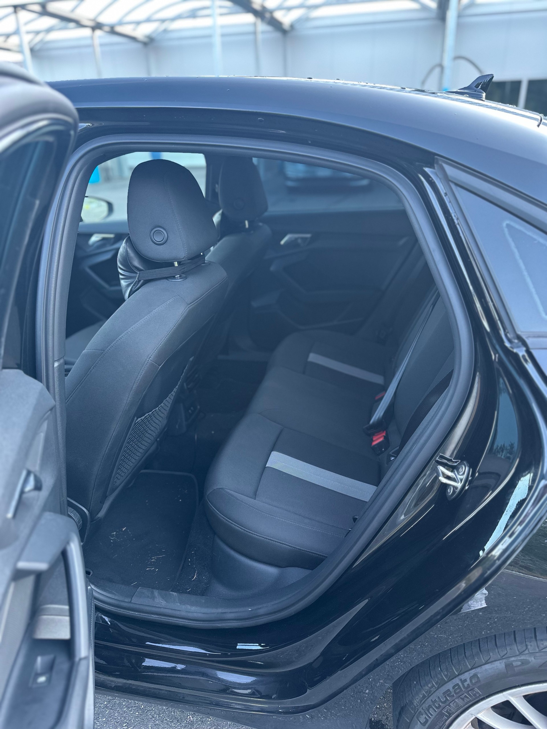 AUDI A3 Advanced Line Limousine Hatchback-image-5