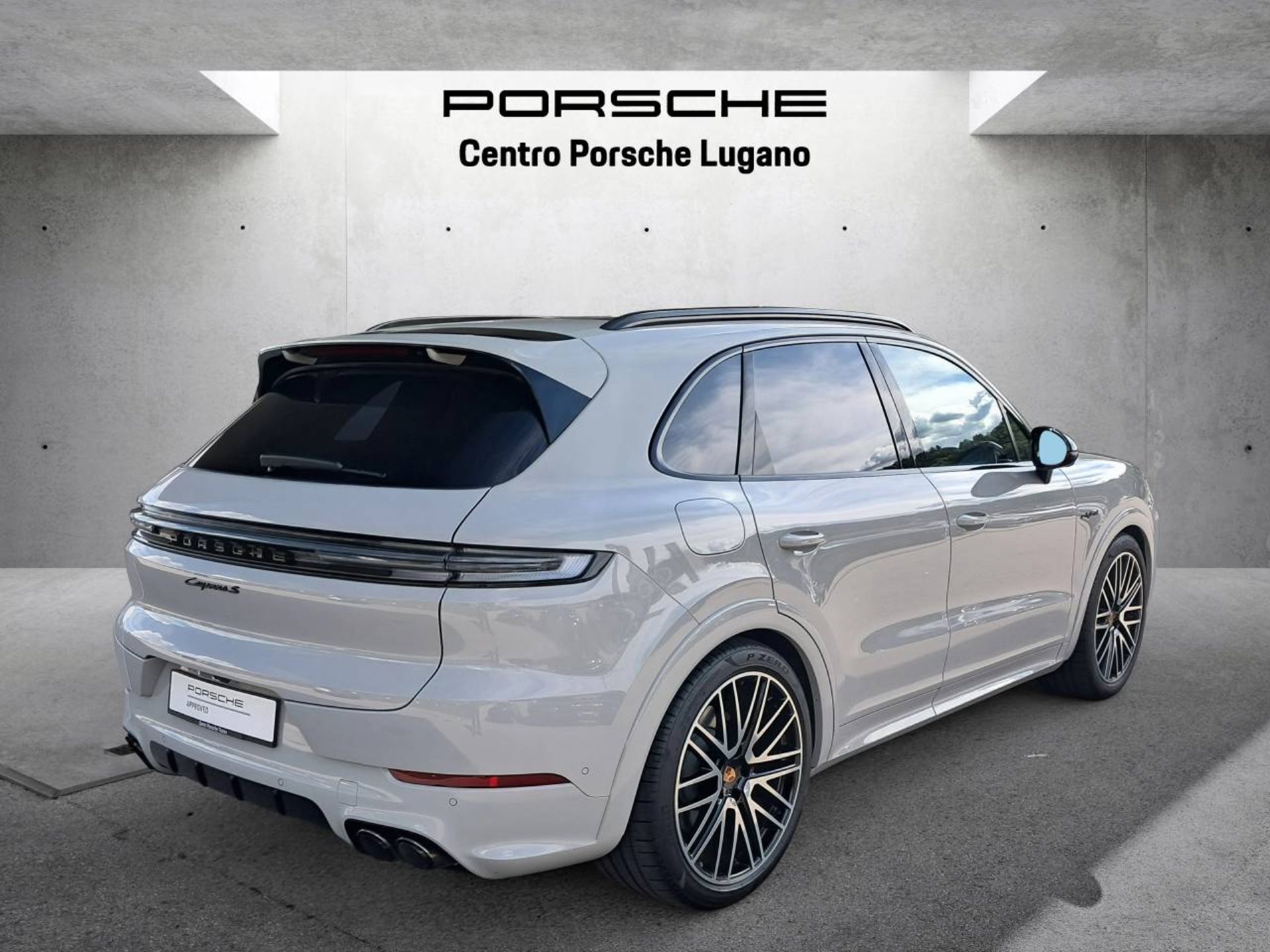 PORSCHE Cayenne S E-Hybrid Black Edition-image-7