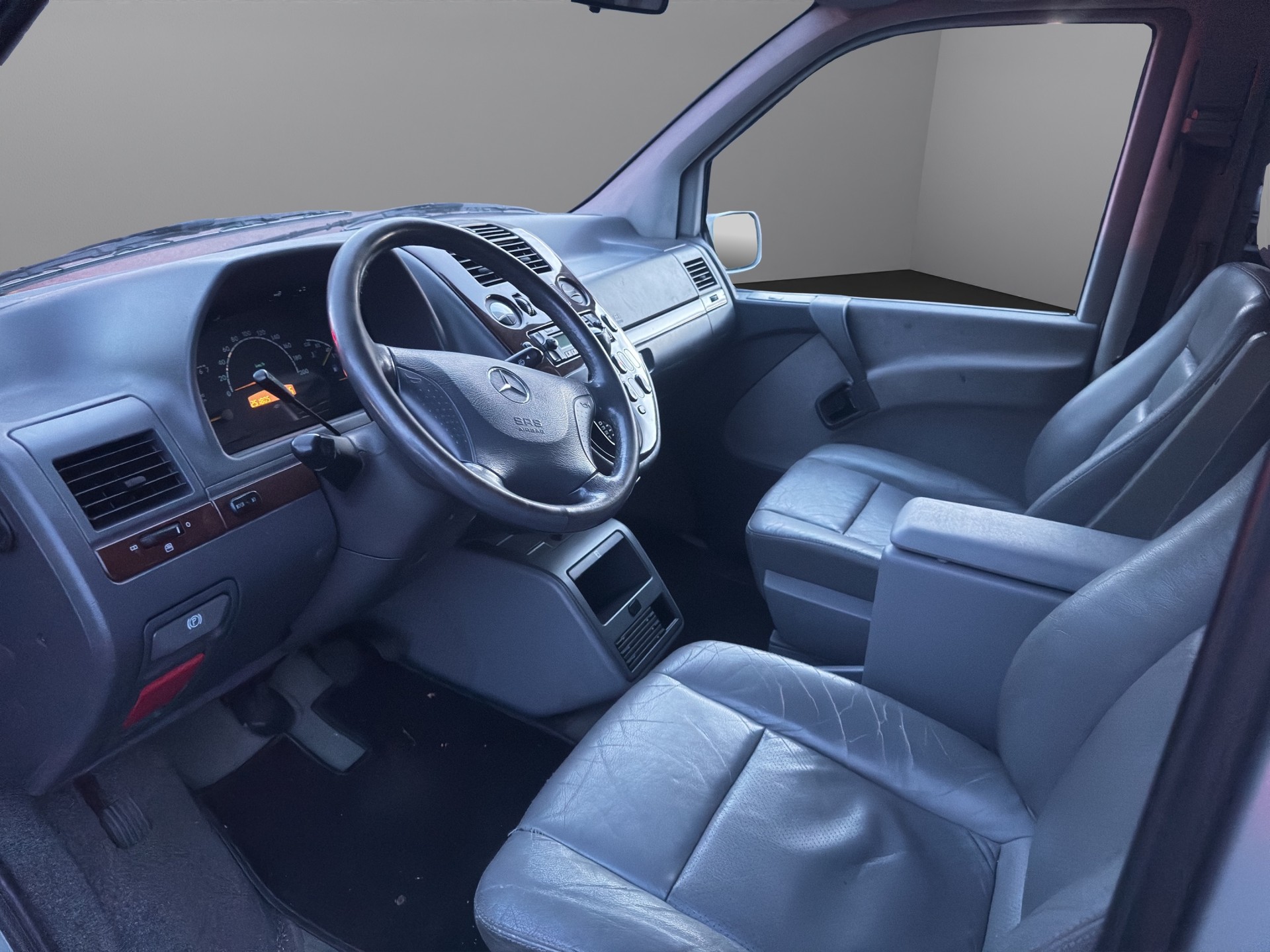 MERCEDES-BENZ V 220 CDI Ambiente-image-9