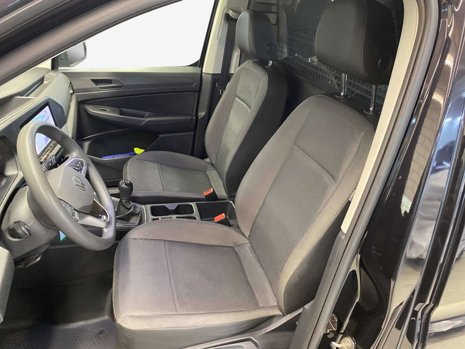 VW Caddy Cargo 2.0TDI 4Motion-image-11