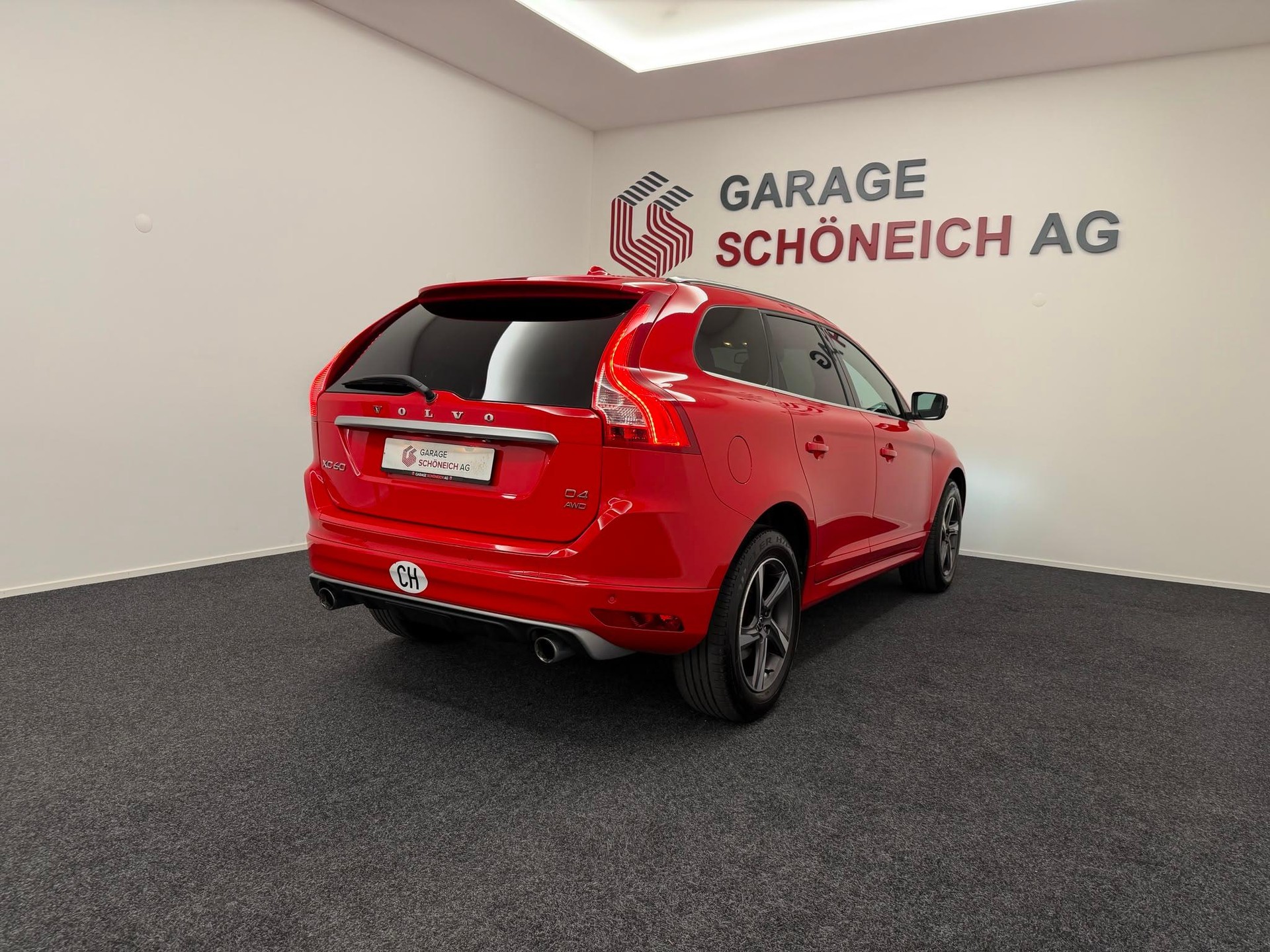VOLVO XC60 2.4 D4 Momentum R-Design AWD-image-4