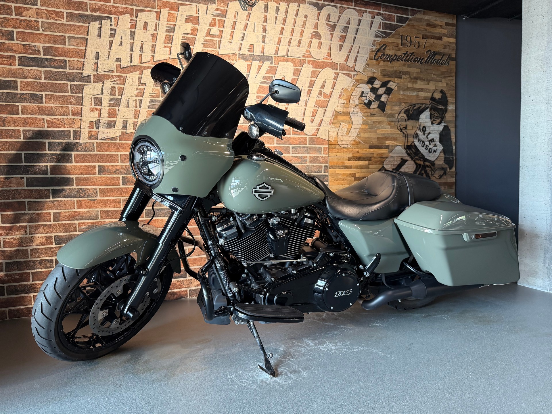 HARLEY-DAVIDSON FLHRXS Road King Special 114