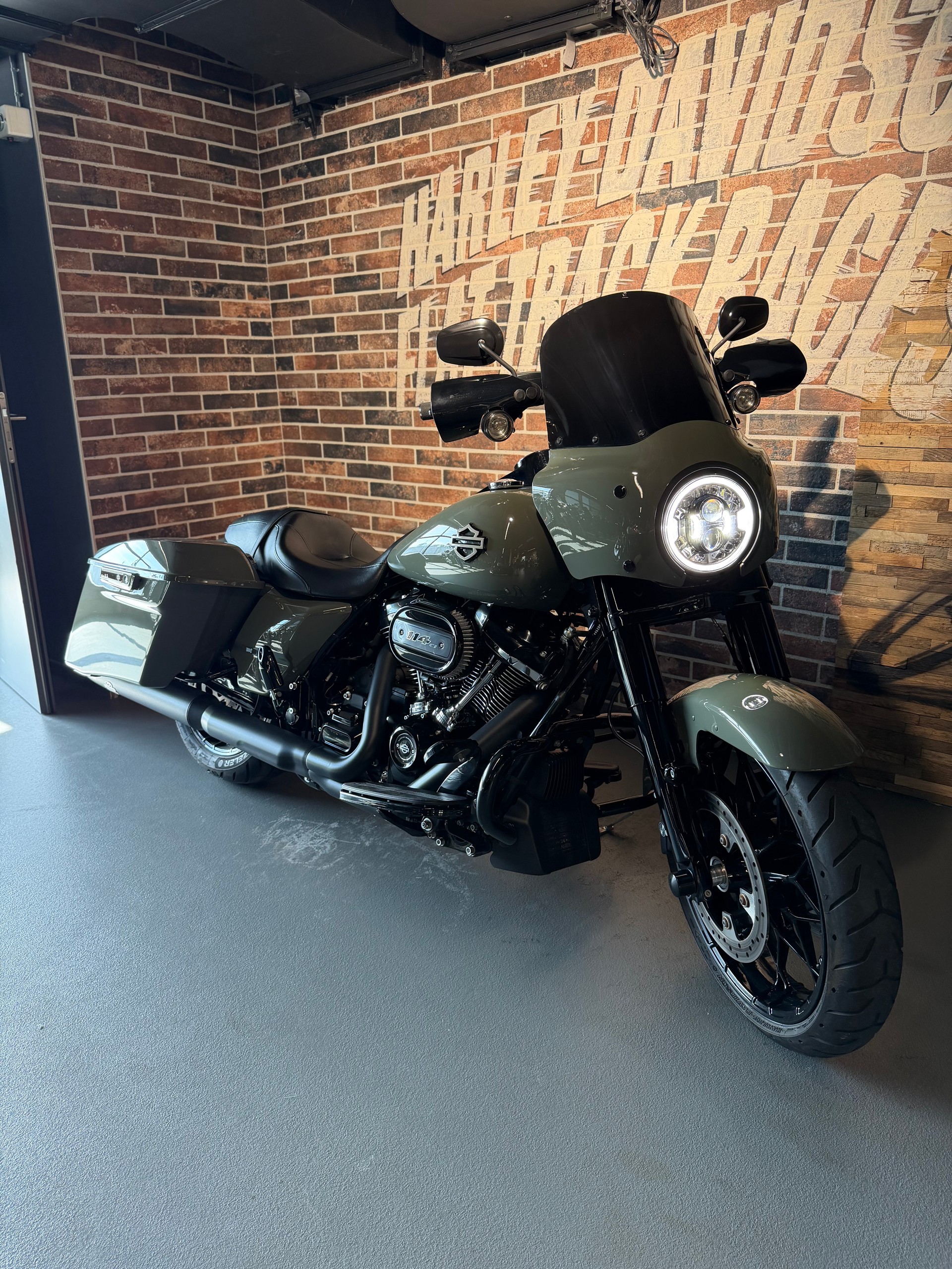 HARLEY-DAVIDSON FLHRXS Road King Special 114-image-10