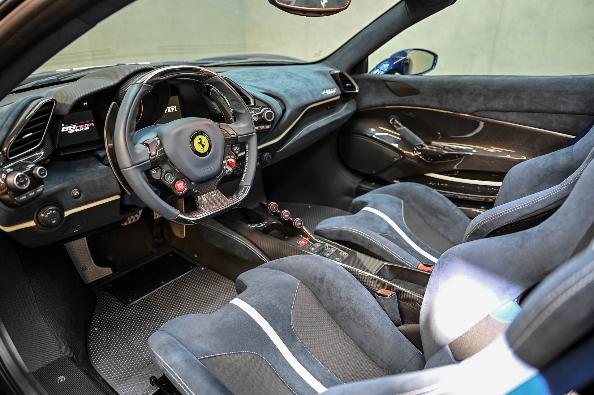 FERRARI 488 Pista Spider-image-39