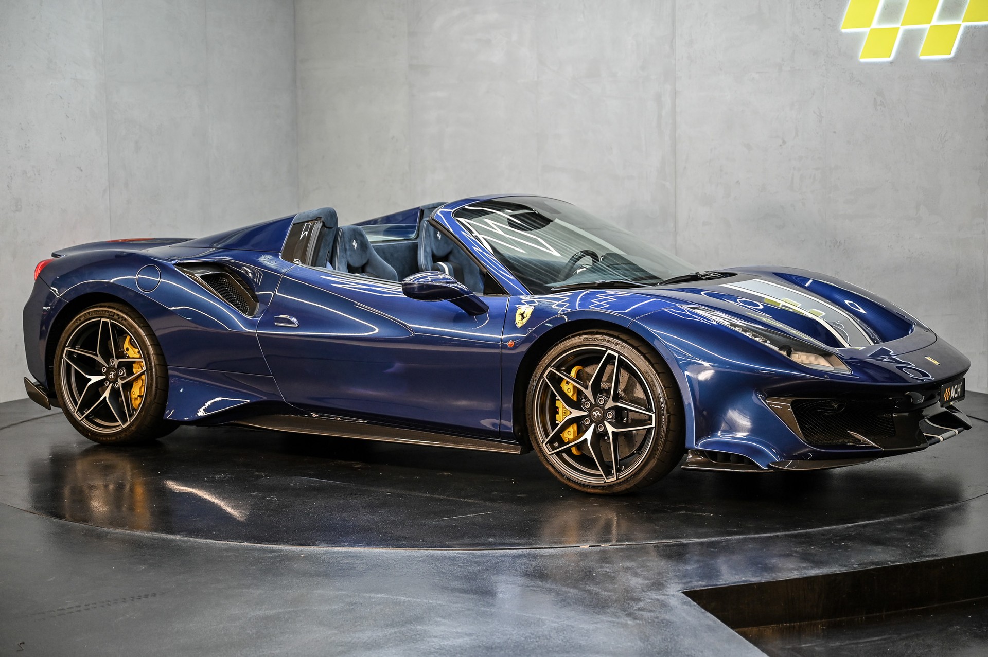 FERRARI 488 Pista Spider-image-14