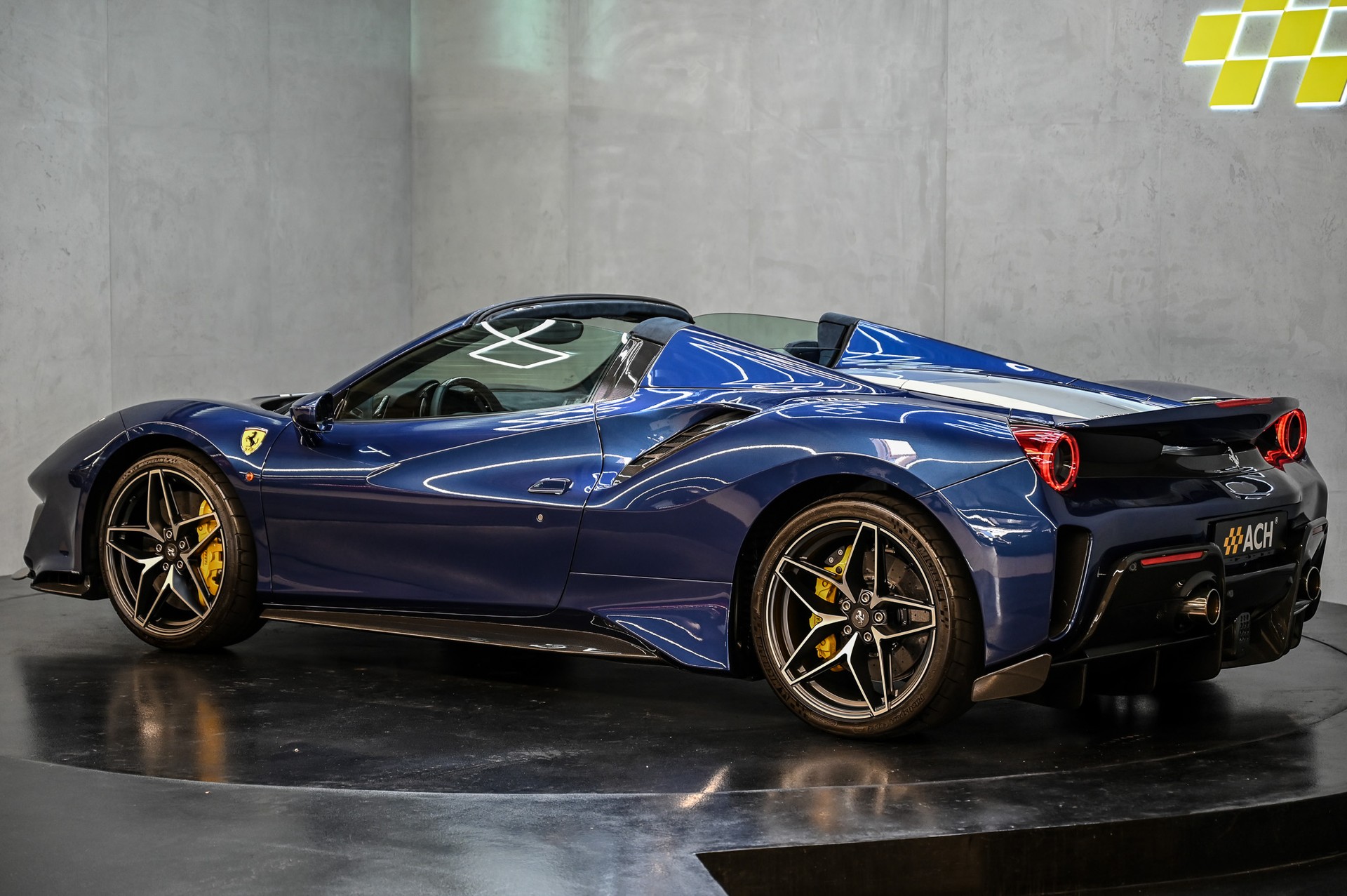 FERRARI 488 Pista Spider-image-8