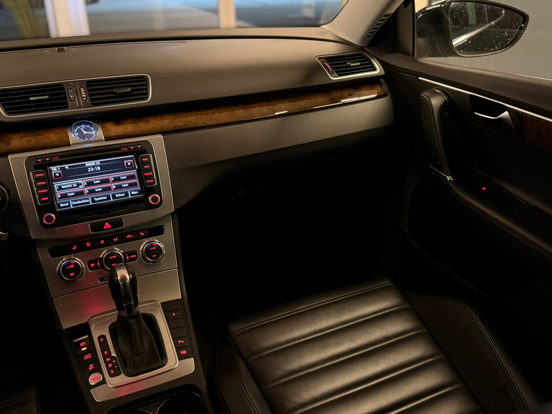 VW Passat Variant 2.0 TSI Highline DSG-image-13
