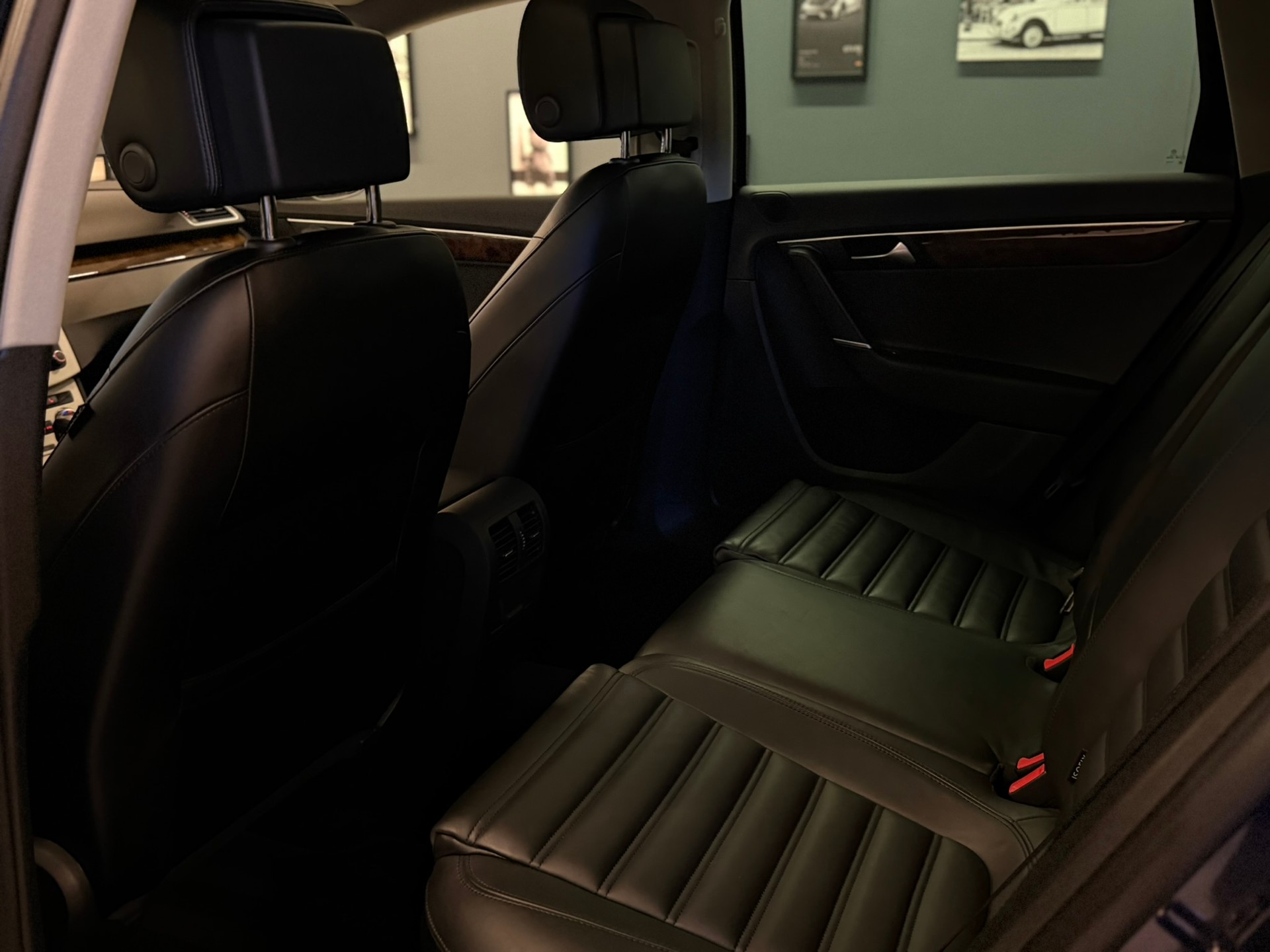 VW Passat Variant 2.0 TSI Highline DSG-image-15