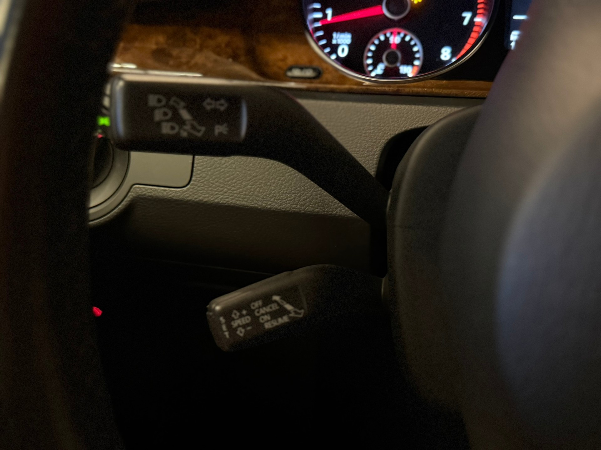 VW Passat Variant 2.0 TSI Highline DSG-image-18