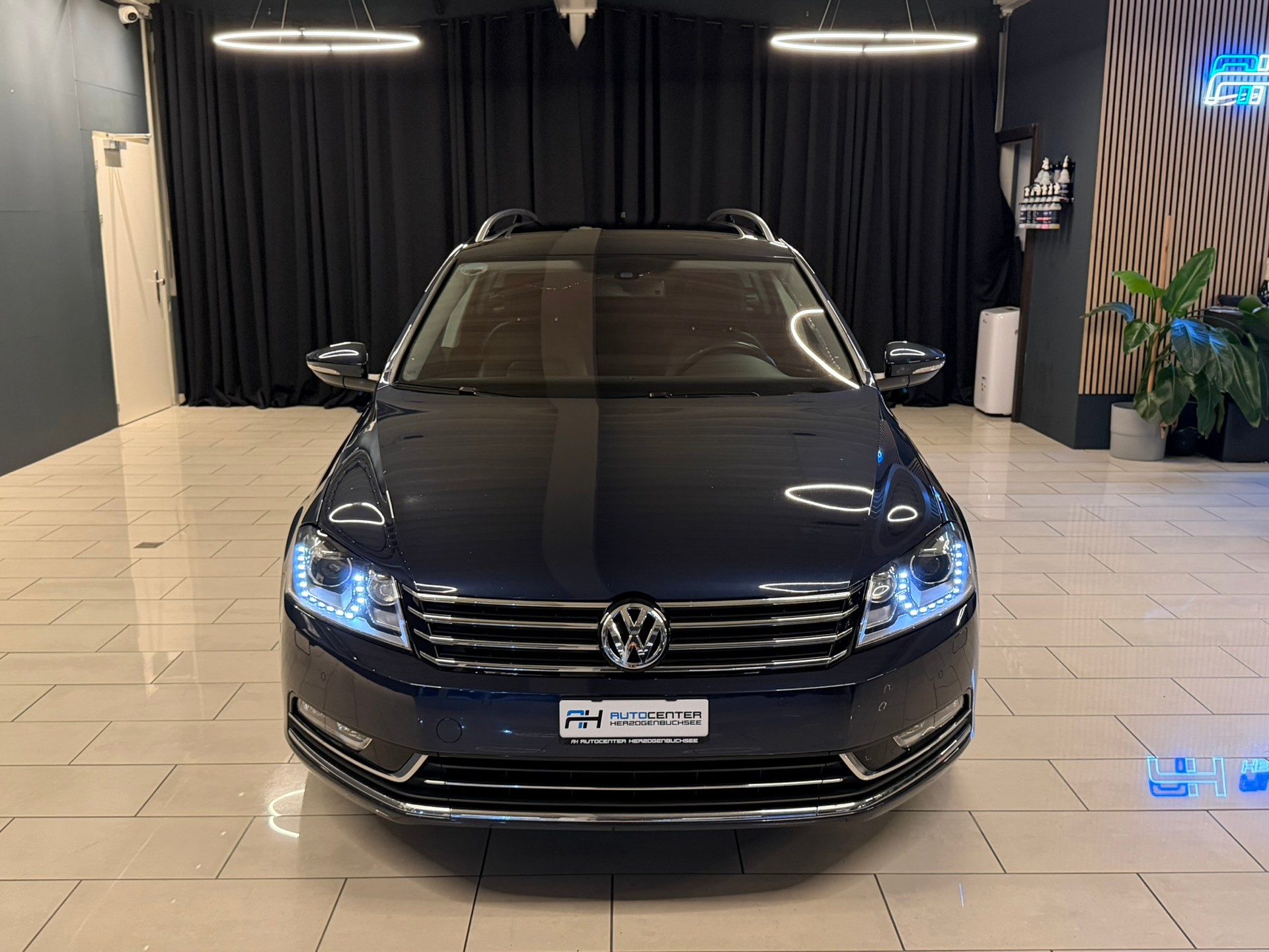 VW Passat Variant 2.0 TSI Highline DSG-image-1