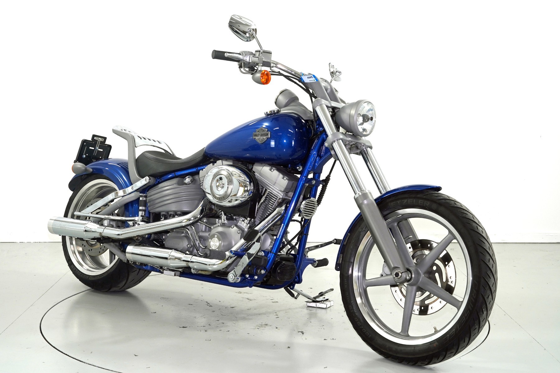 HARLEY-DAVIDSON FXCW-showroom-element-1