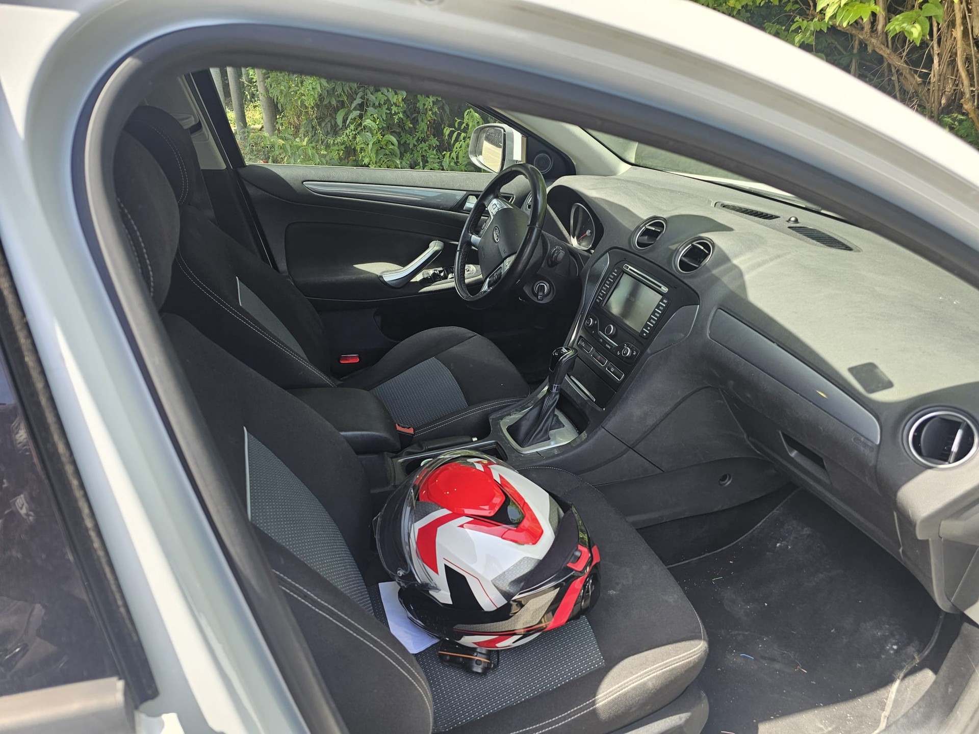 FORD Mondeo 2.0 TDCi 16V Titanium PowerShift-image-2