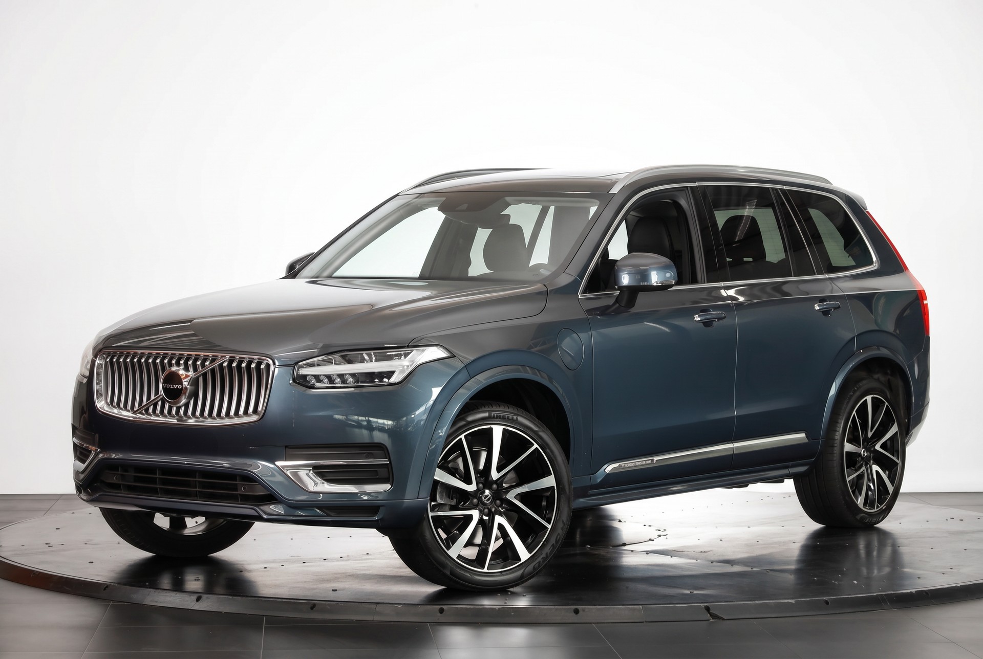 VOLVO XC90 T8 eAWD Inscription Geartronic-image-4