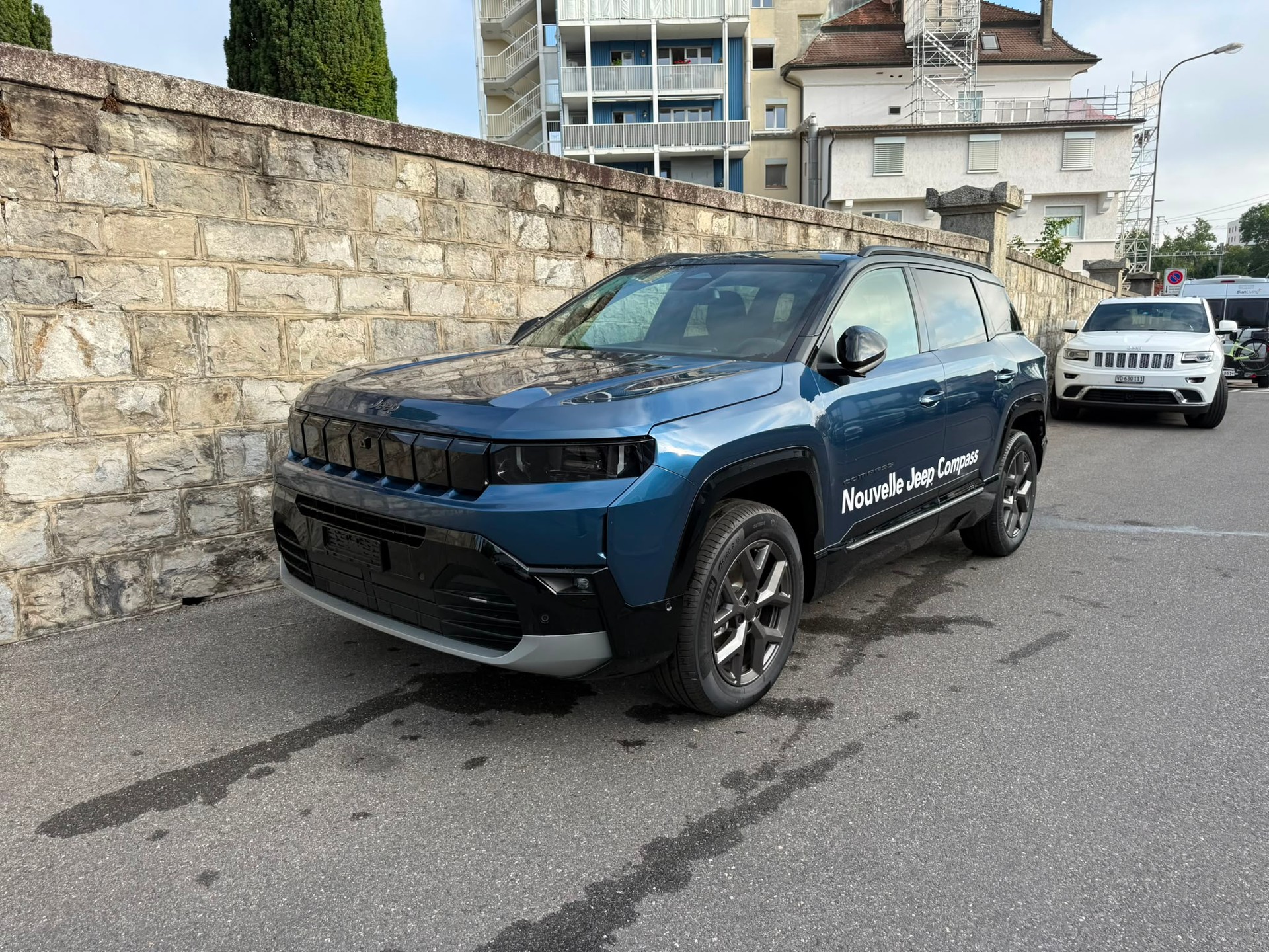 JEEP Compass 1.2 T e-Hybrid First Edition-image-3
