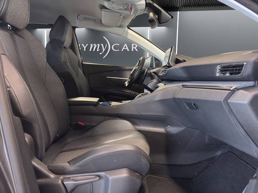 PEUGEOT 3008 1.2 PureTech Allure Pack EAT8-image-10