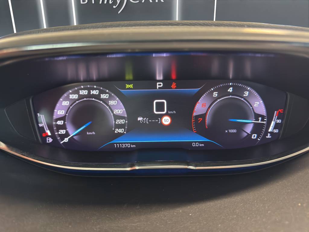 PEUGEOT 3008 1.2 PureTech Allure Pack EAT8-image-15