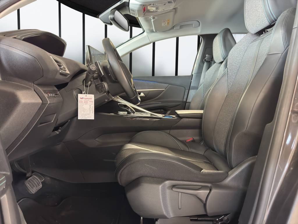 PEUGEOT 3008 1.2 PureTech Allure Pack EAT8-image-7