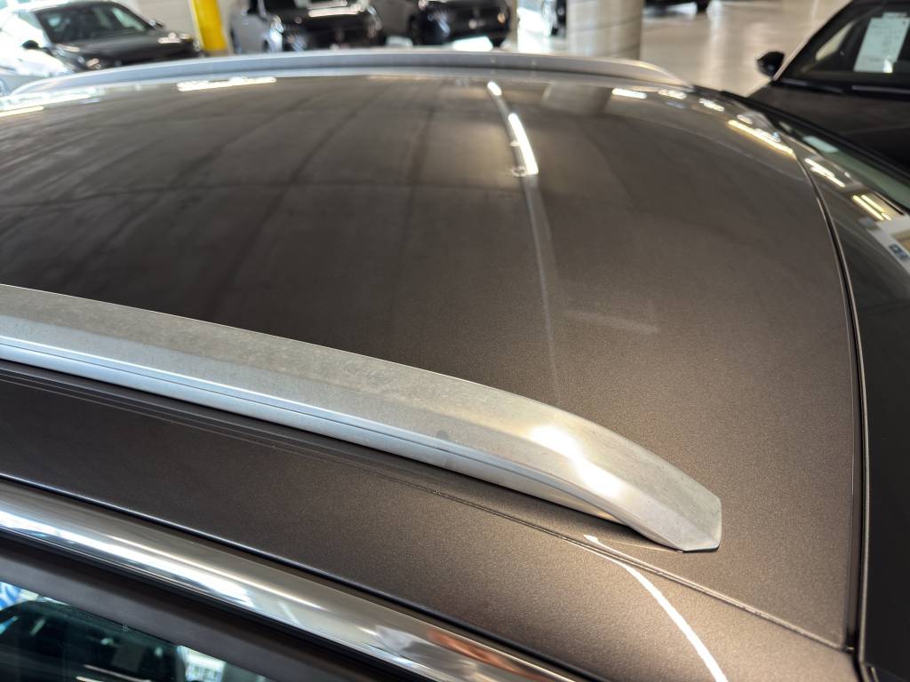 PEUGEOT 3008 1.2 PureTech Allure Pack EAT8-image-11