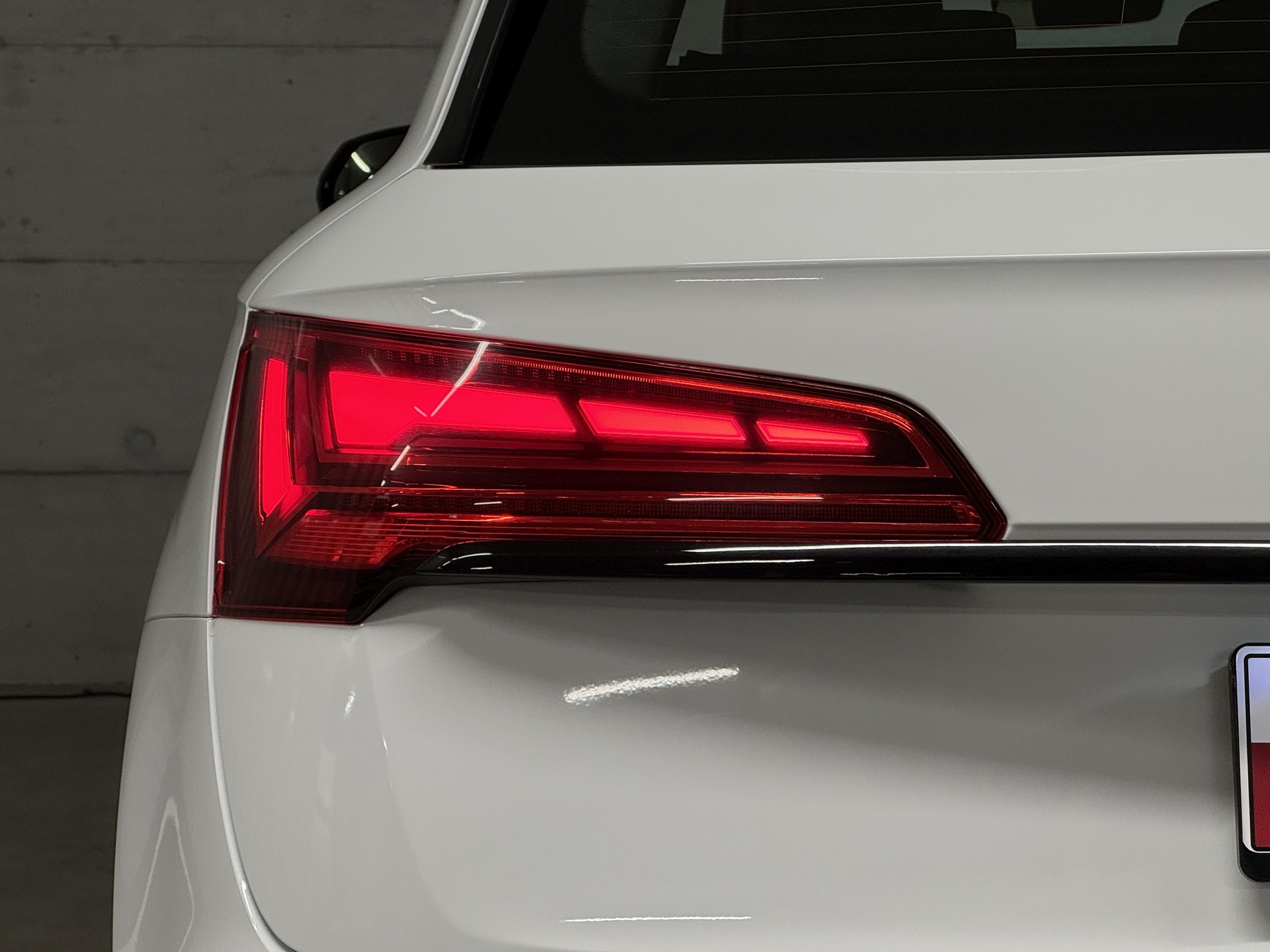 AUDI Q5 40 TDI S-line quattro S-tronic-image-4