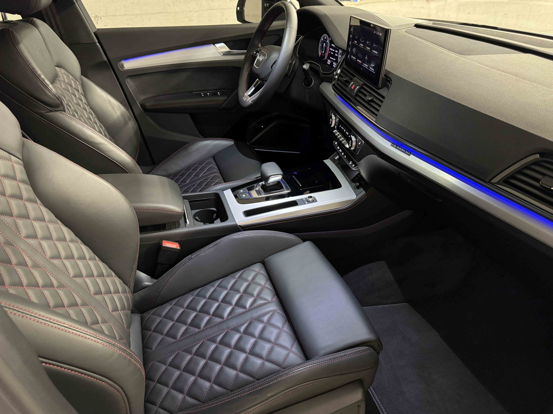 AUDI Q5 40 TDI S-line quattro S-tronic-image-11