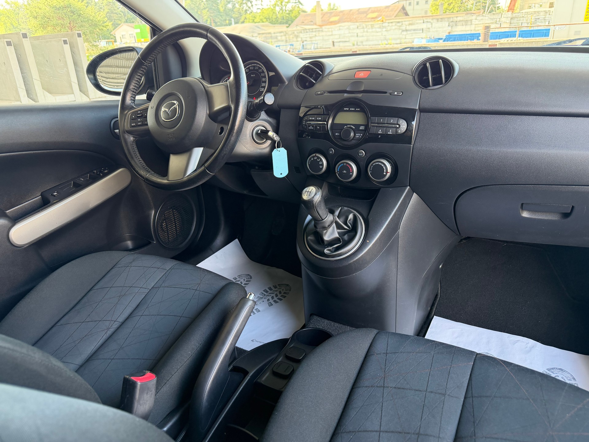 MAZDA 2 1.3i 16V Exclusive-image-9