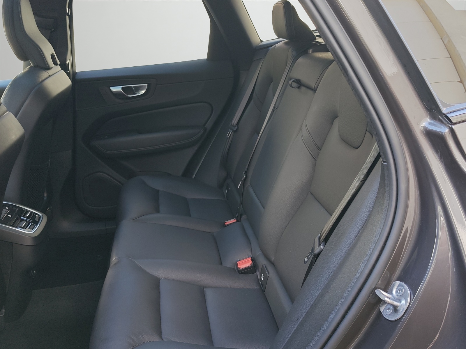 Image VOLVO XC60 XC60 2.0 B4 MH Ultimate Dark AWD