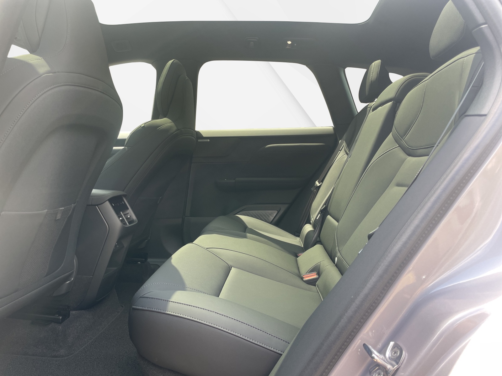 VOLVO EX60 Twin Ultra AWD-image-13