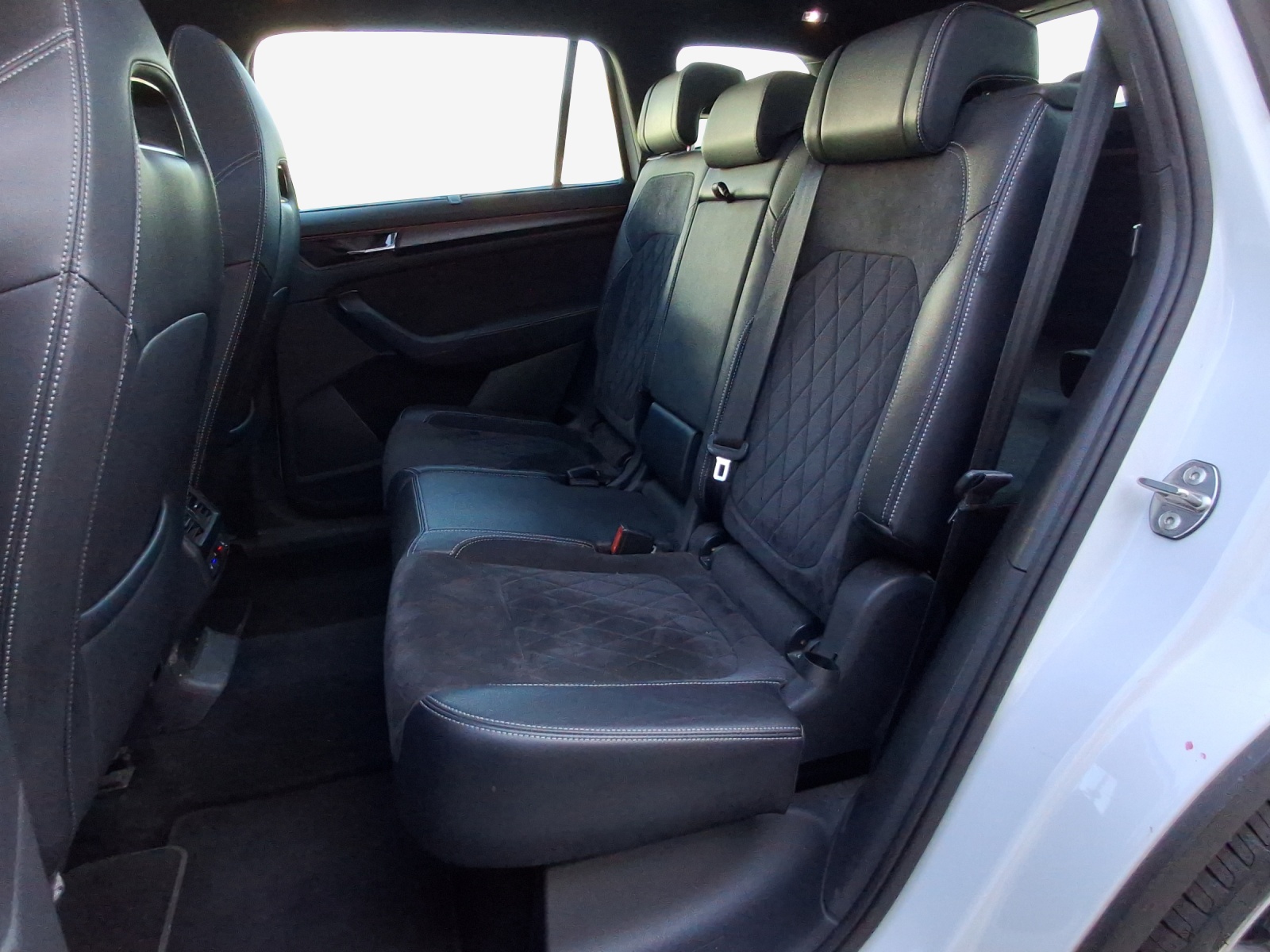 SKODA Kodiaq 2.0 TSI 4x4 Sport Line-image-11