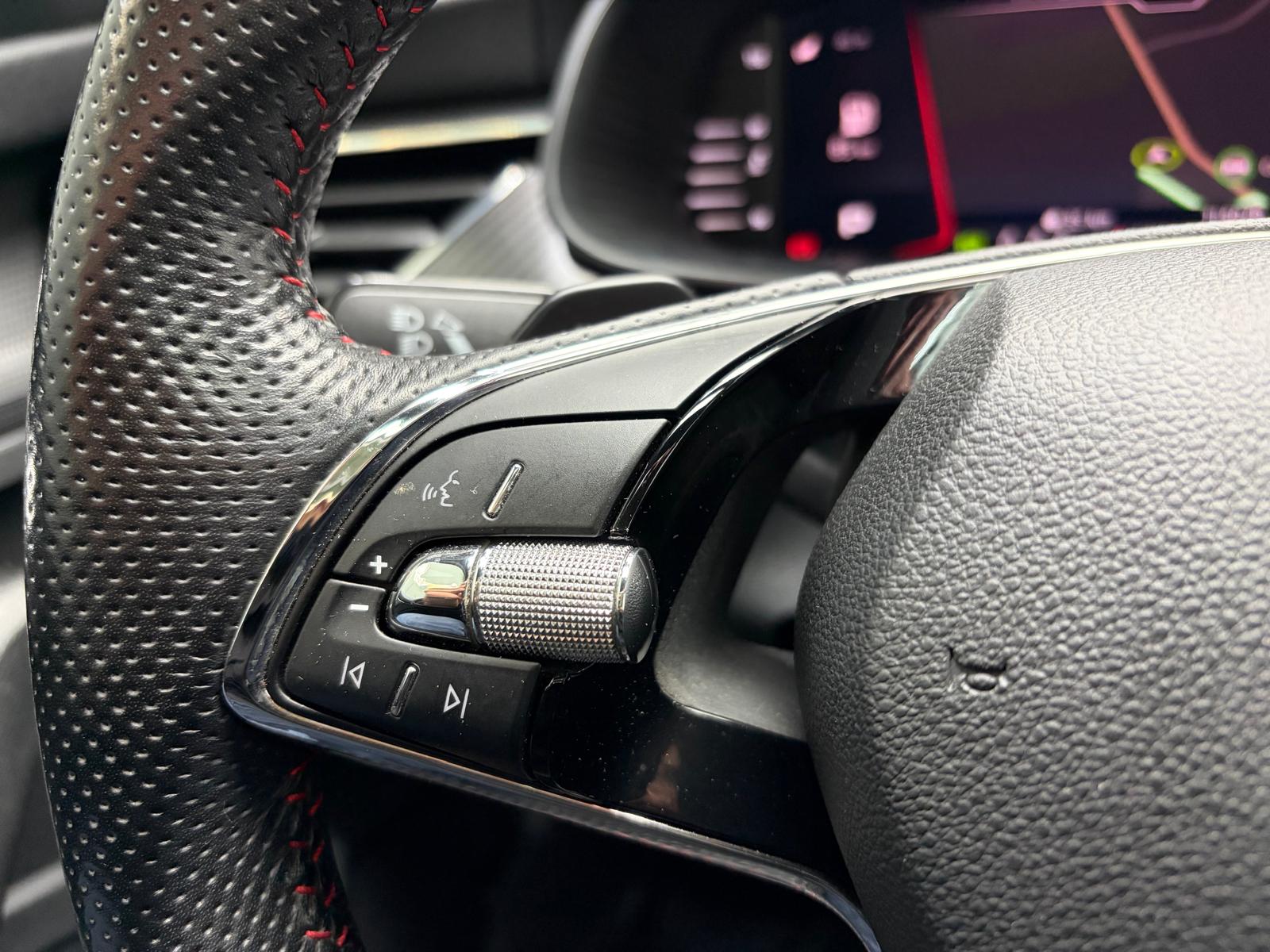 SKODA Kamiq 1.5 TSI ACT Monte Carlo DSG - Caméra de recul - Régulateur de vitesse ACC-image-17