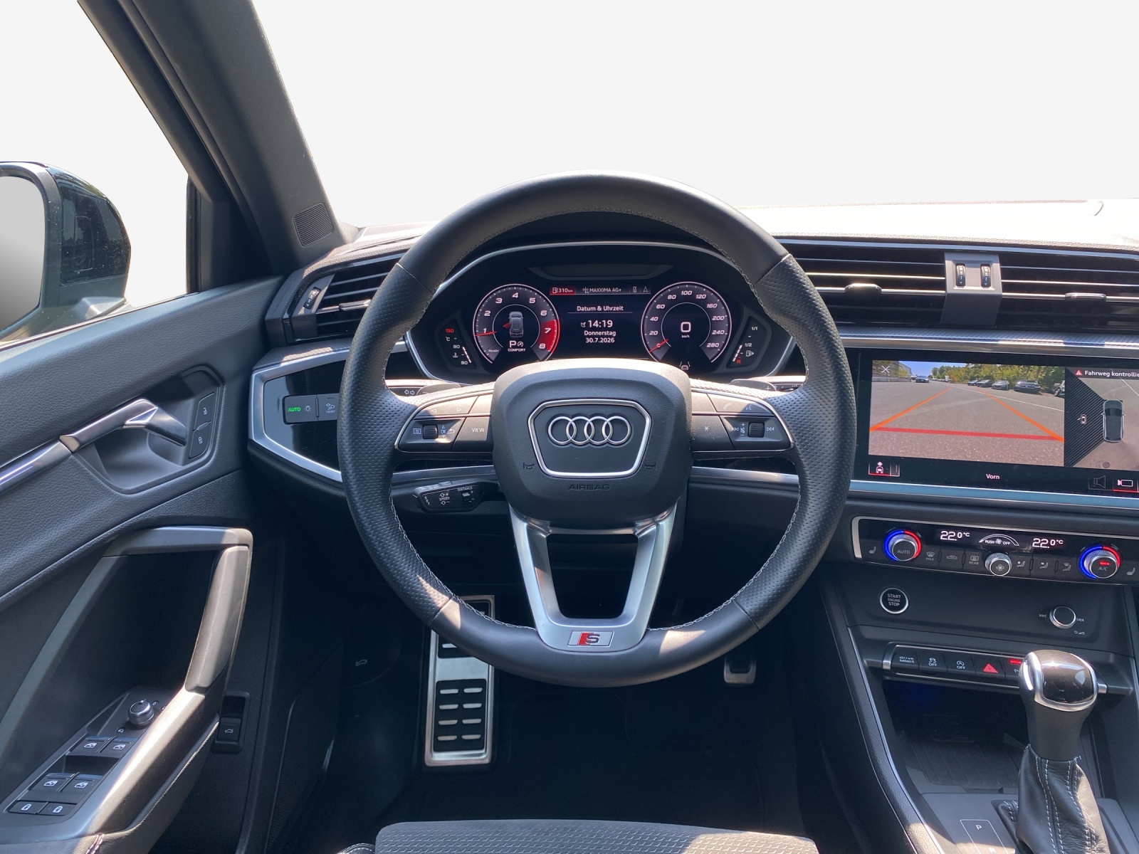 AUDI Q3 45 TFSI S line quattro S-tronic-image-9