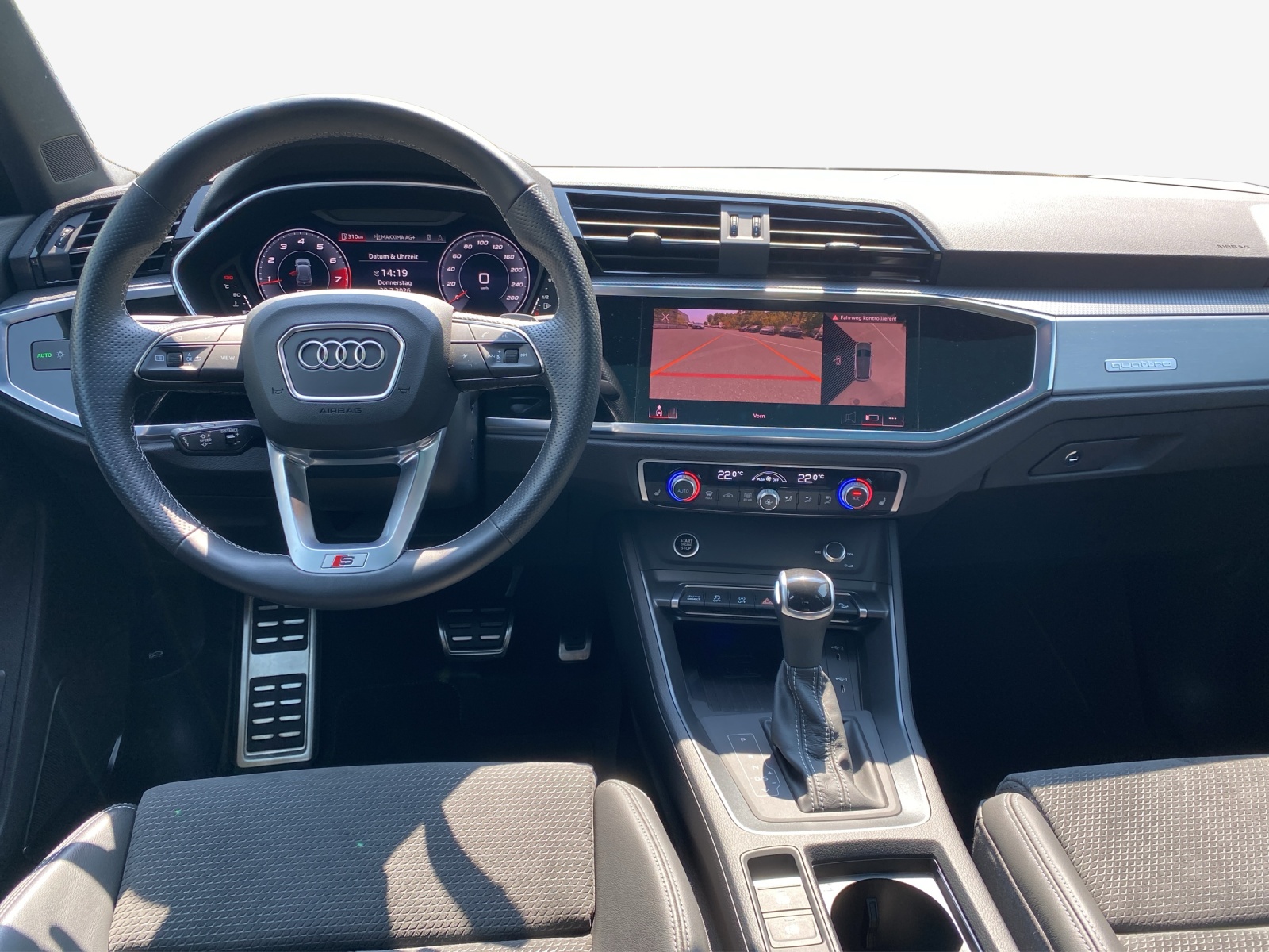 AUDI Q3 45 TFSI S line quattro S-tronic-image-8