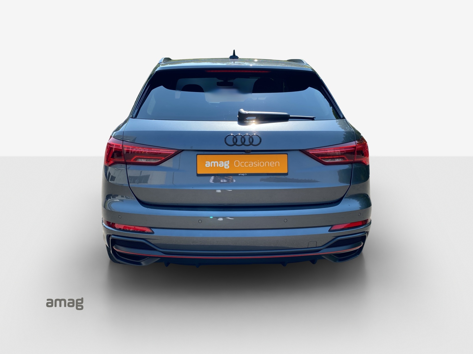 AUDI Q3 45 TFSI S line quattro S-tronic-image-3