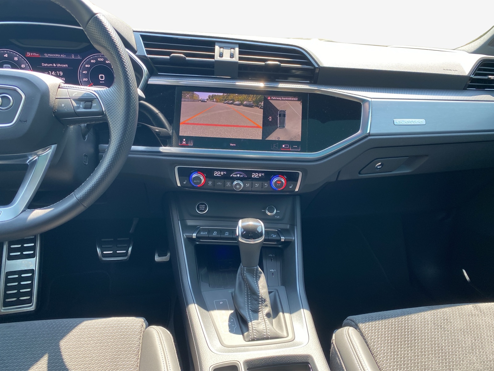 AUDI Q3 45 TFSI S line quattro S-tronic-image-10
