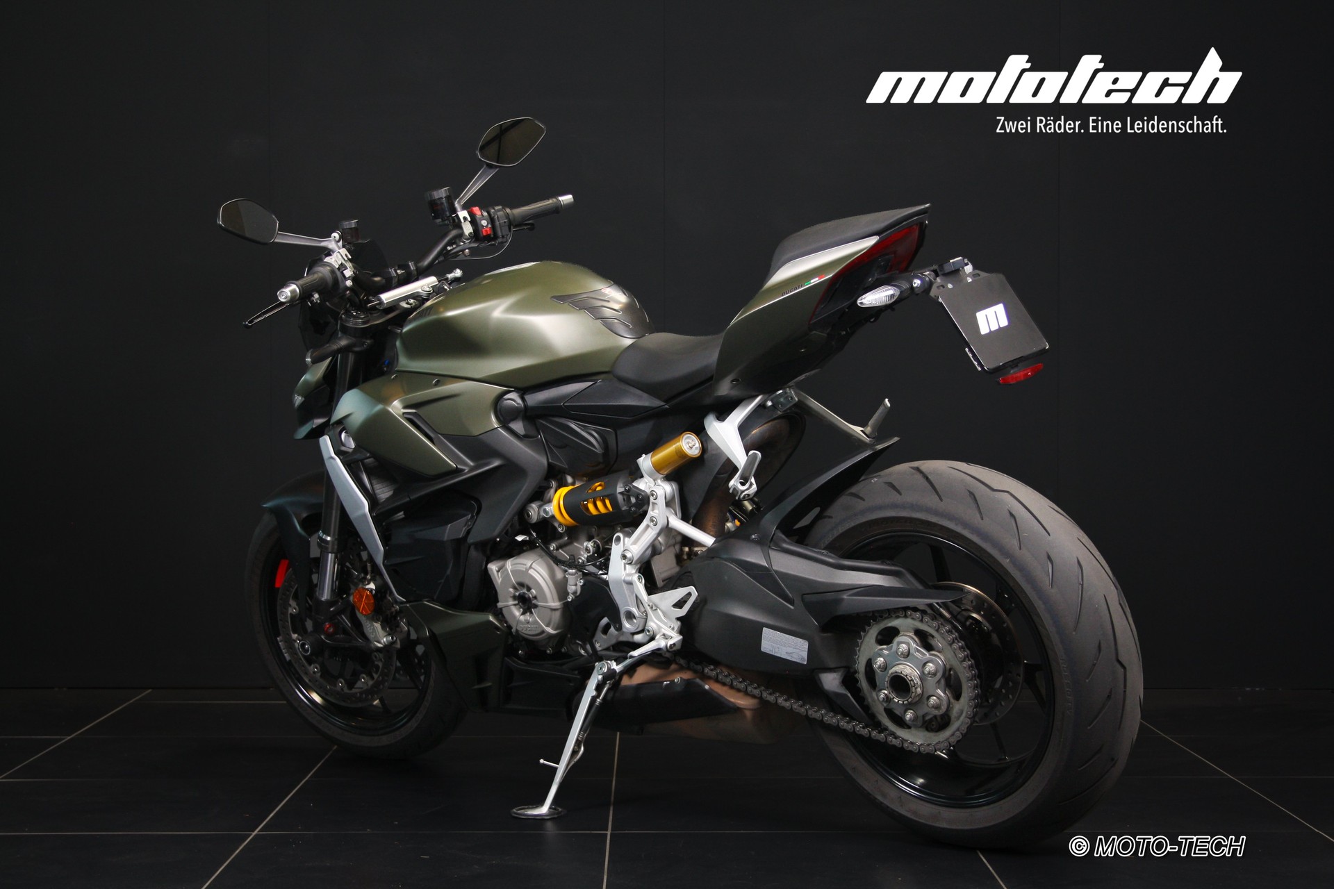 DUCATI Streetfighter V2-showroom-element-3