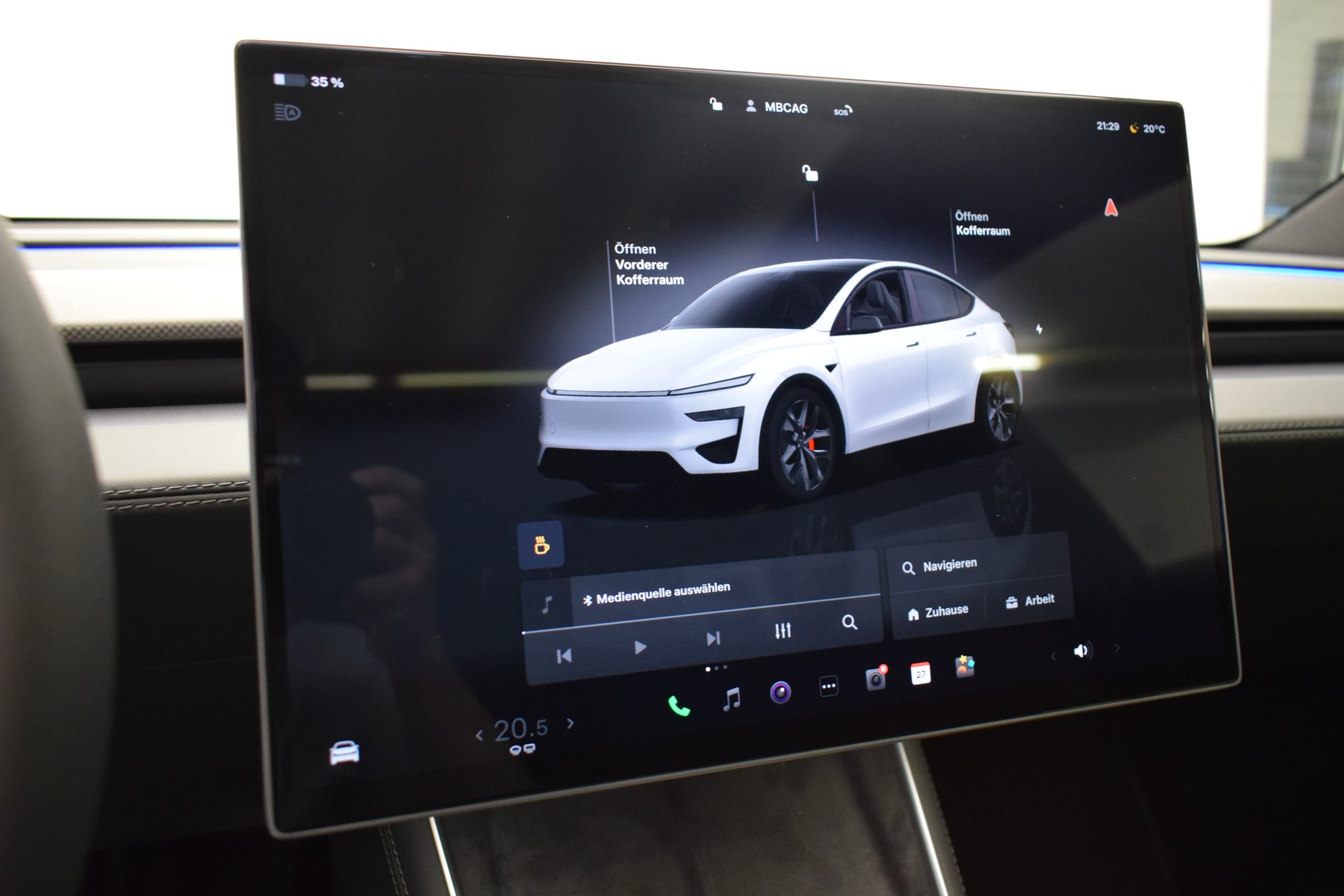 TESLA Model Y Performance AWD 626PS, 21 Zoll, Carbon, Made in Berlin-image-17