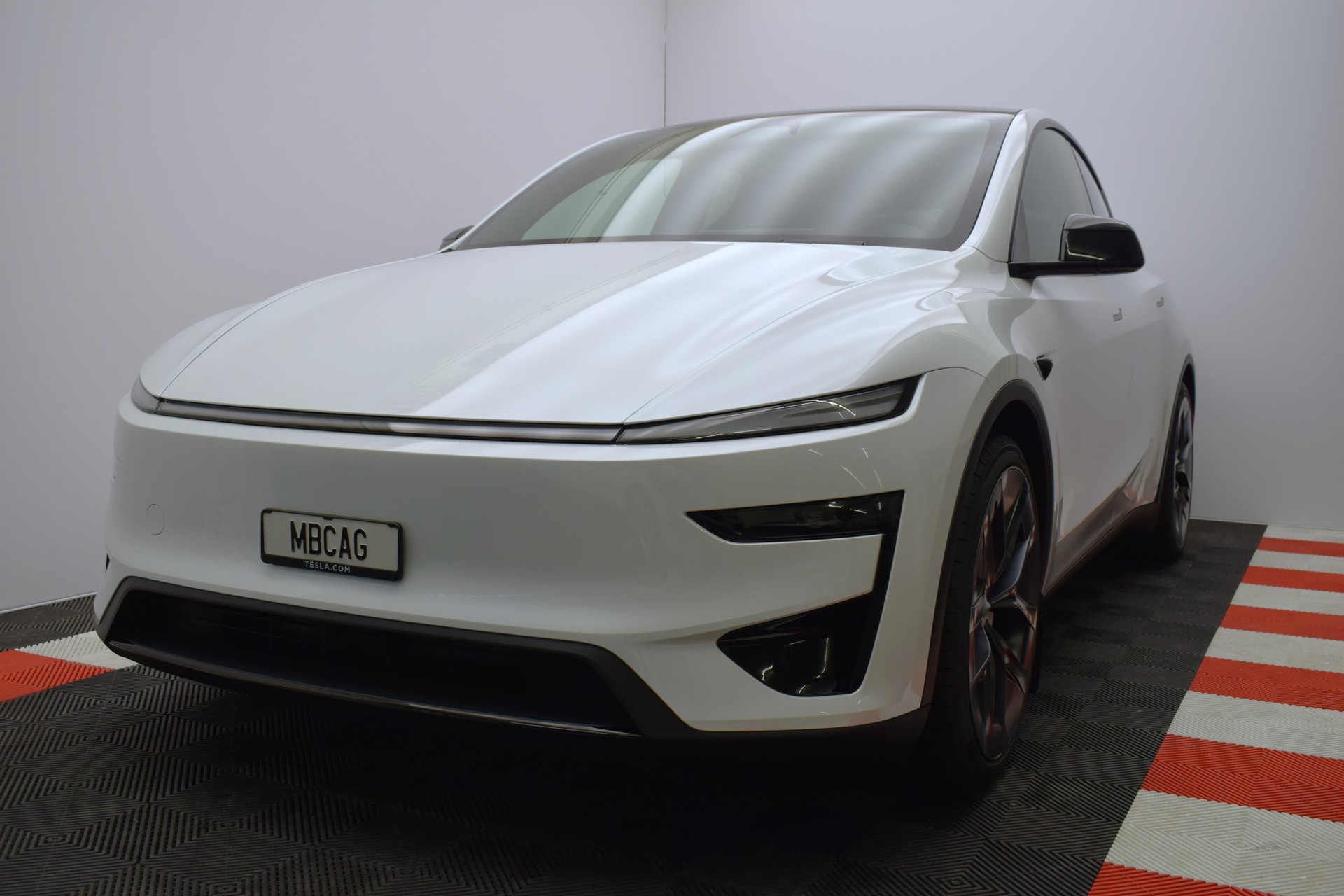 TESLA Model Y Performance AWD 626PS, 21 Zoll, Carbon, Made in Berlin-image-4