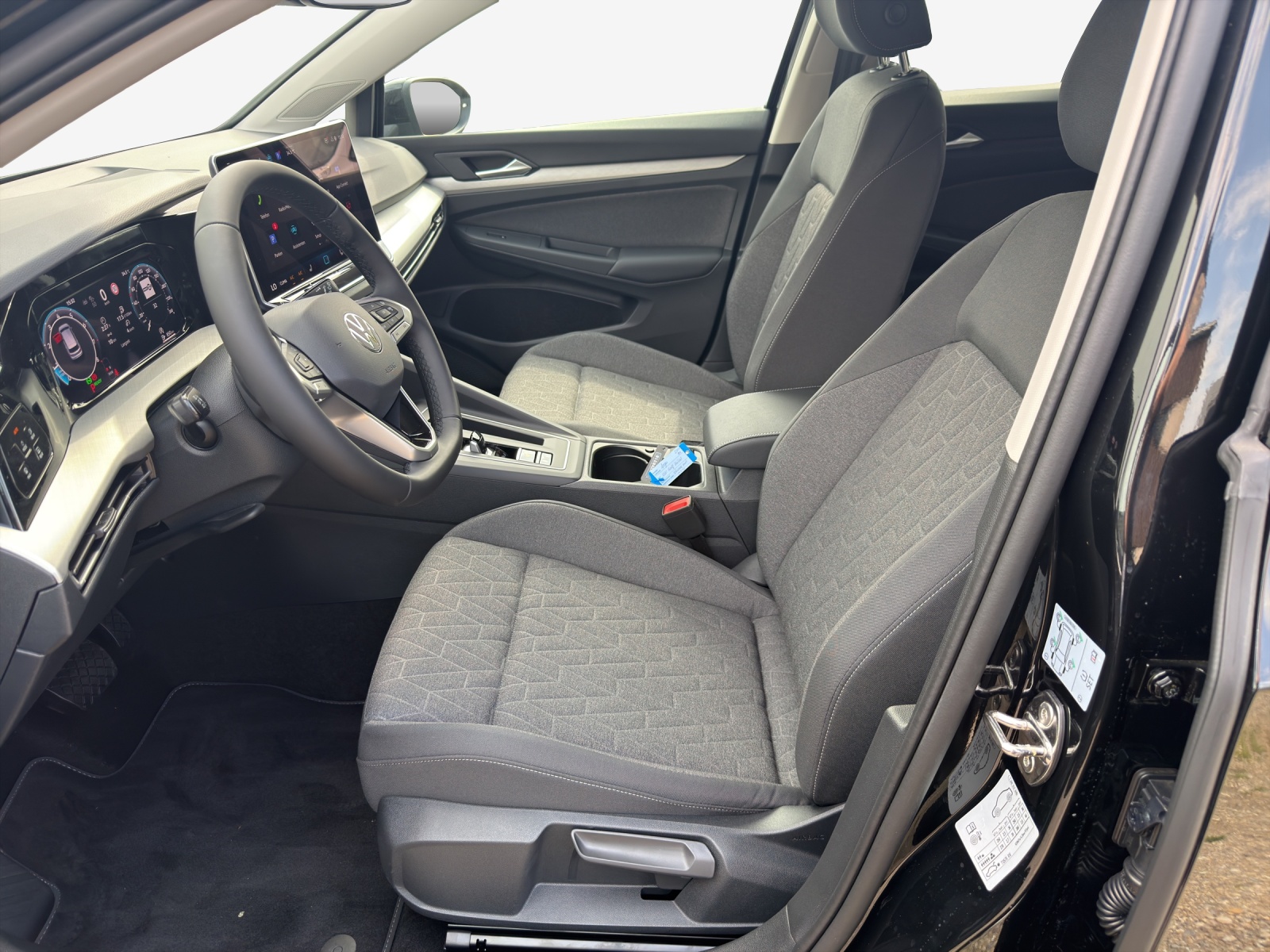 VW Golf UNITED 1.5eTSI 115PS-image-7