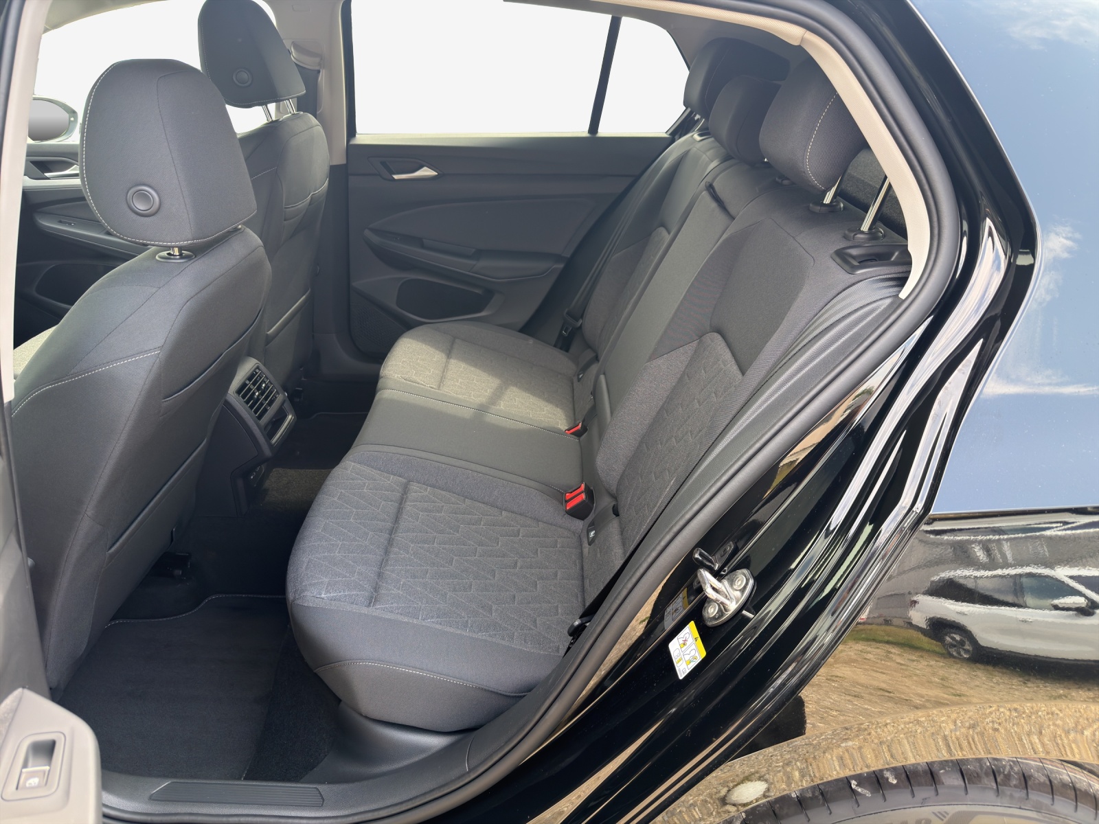 VW Golf UNITED 1.5eTSI 115PS-image-11