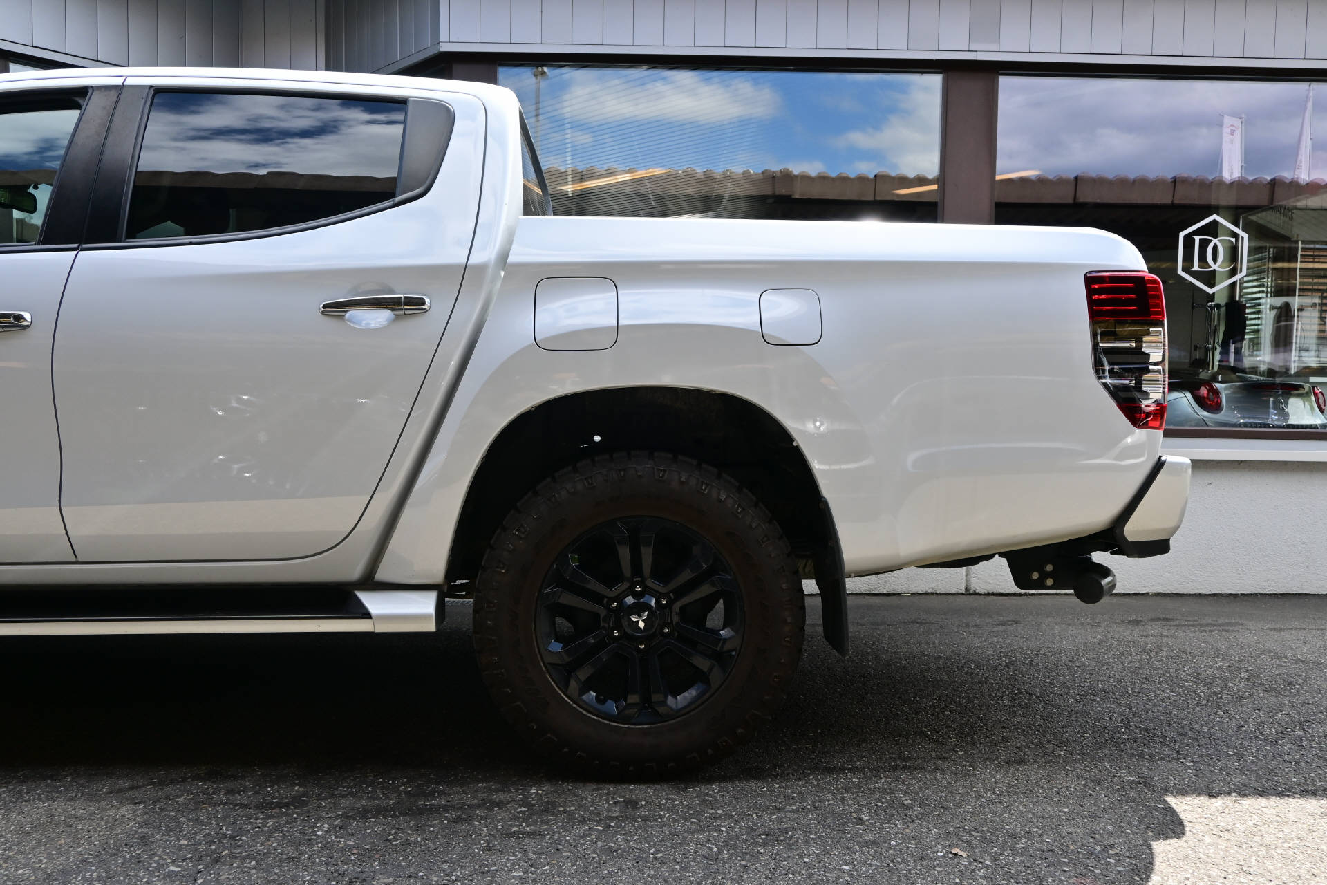 MITSUBISHI L 200 4x4 D-Cab Pick-up 2.2 DID 4x4 Style-showroom-element-3