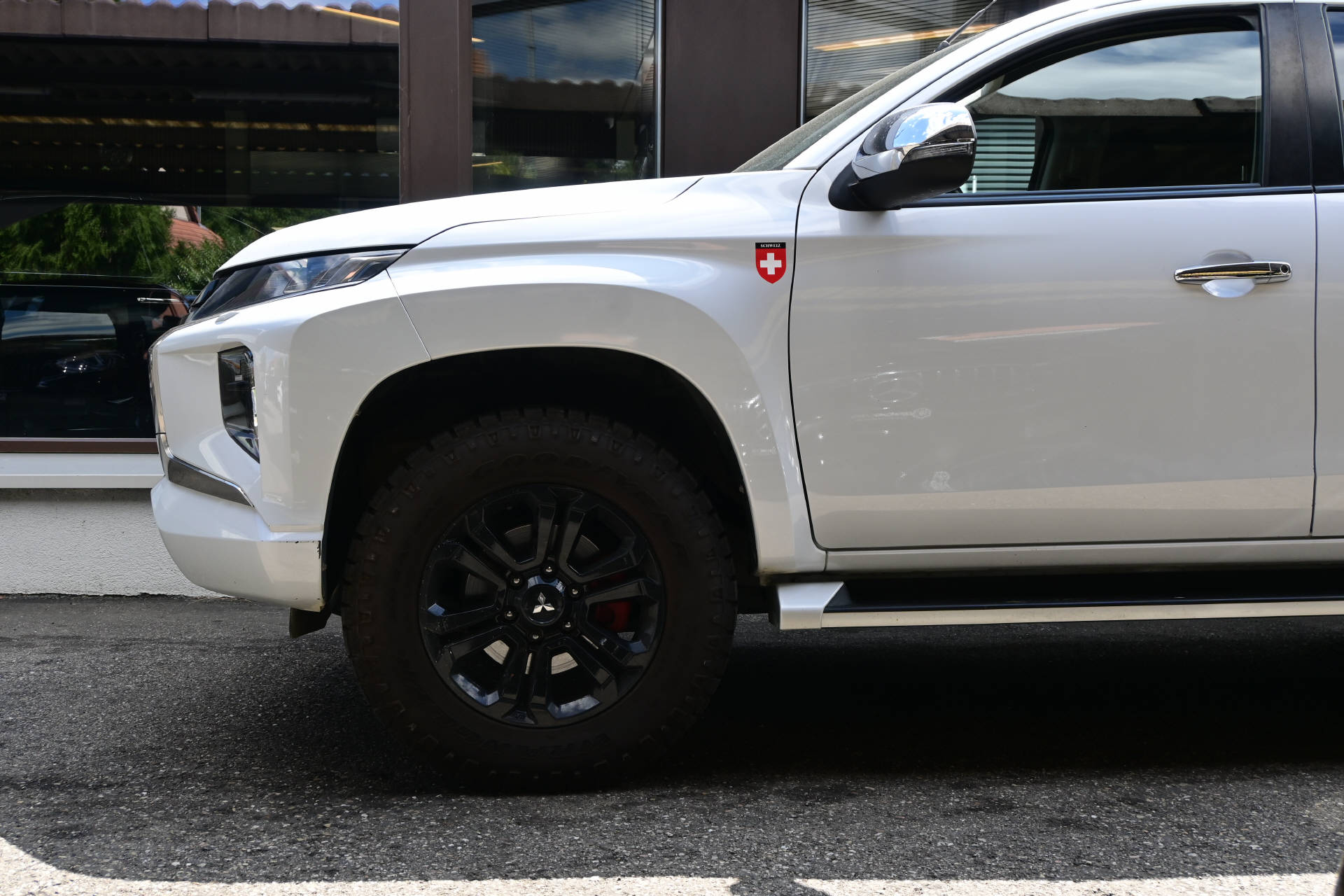MITSUBISHI L 200 4x4 D-Cab Pick-up 2.2 DID 4x4 Style-showroom-element-2