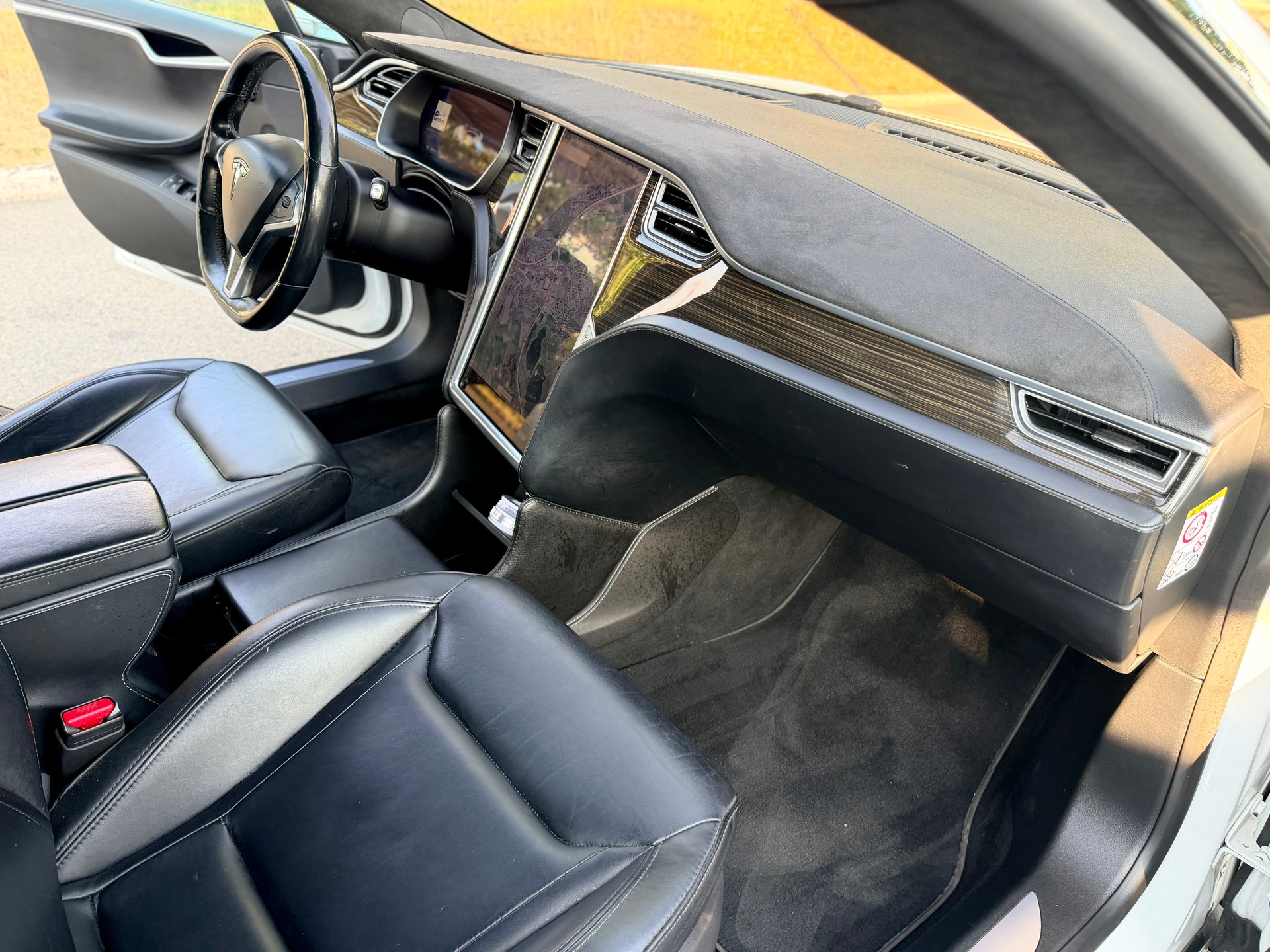TESLA Model S 85 D Performance-image-10