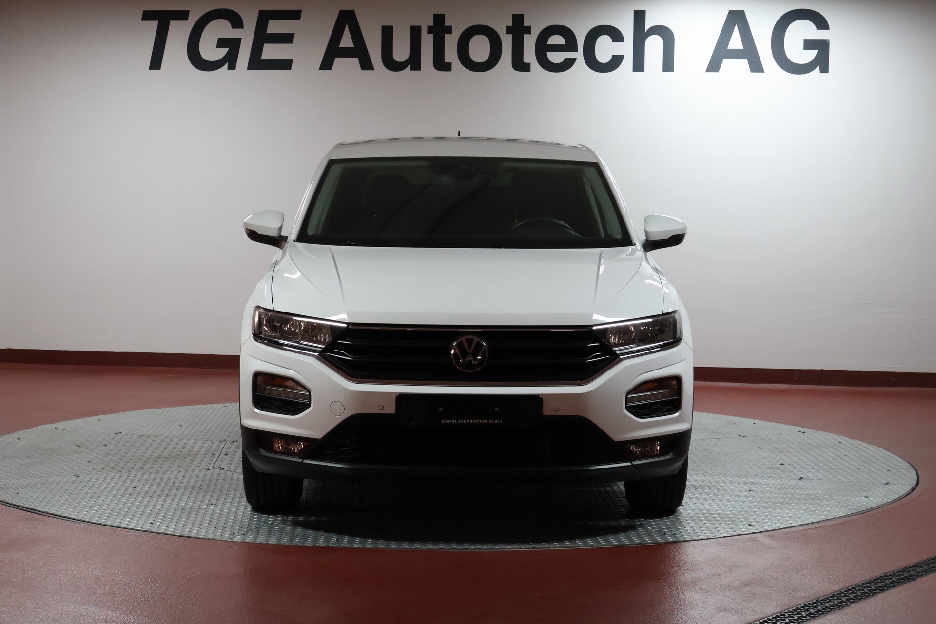 VW T-Roc 1.0 TSI Advance-image-1